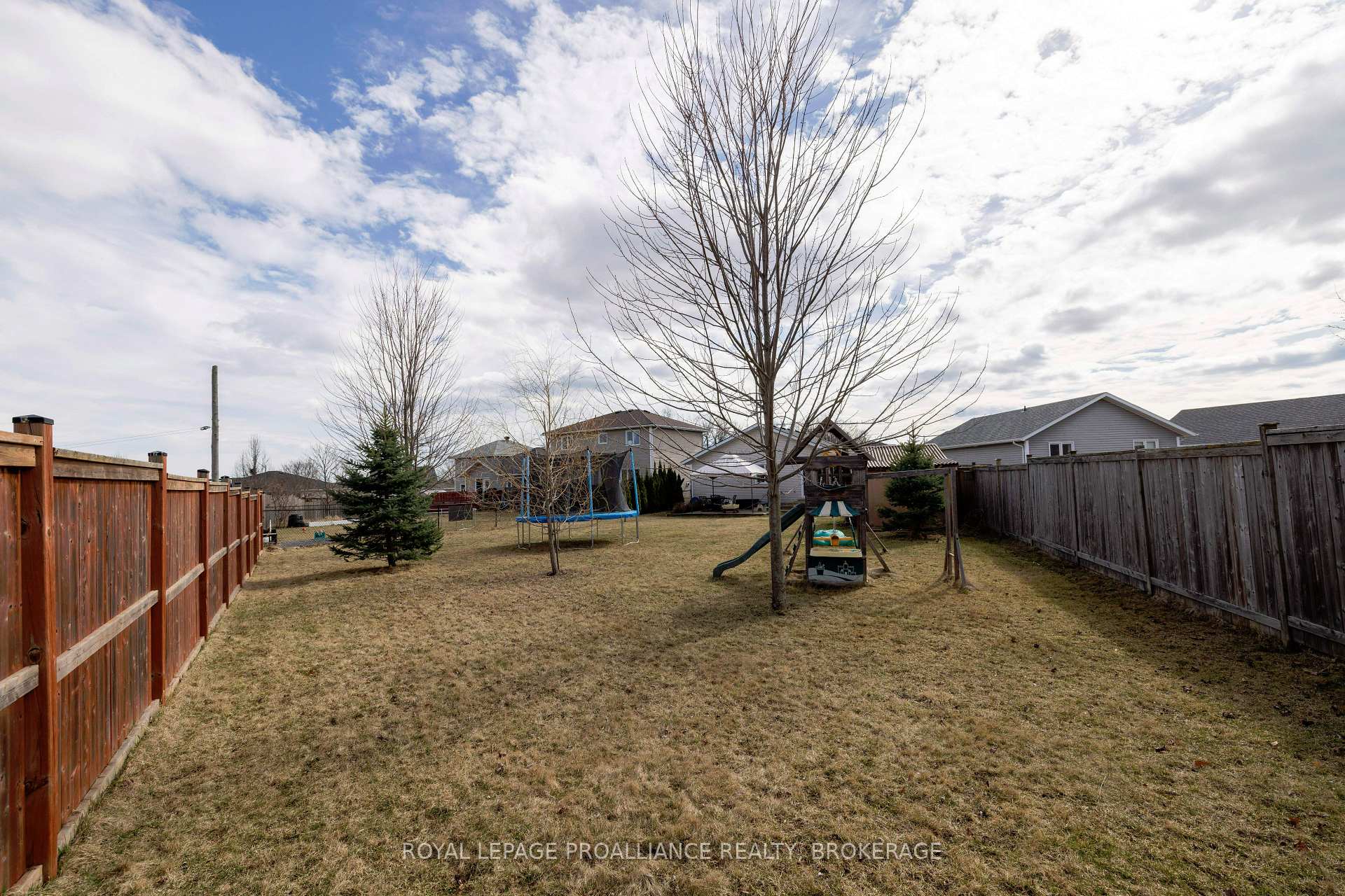 Photo 40 of 166 Macdougall Drive, Loyalist, Amherstview — HOMEH