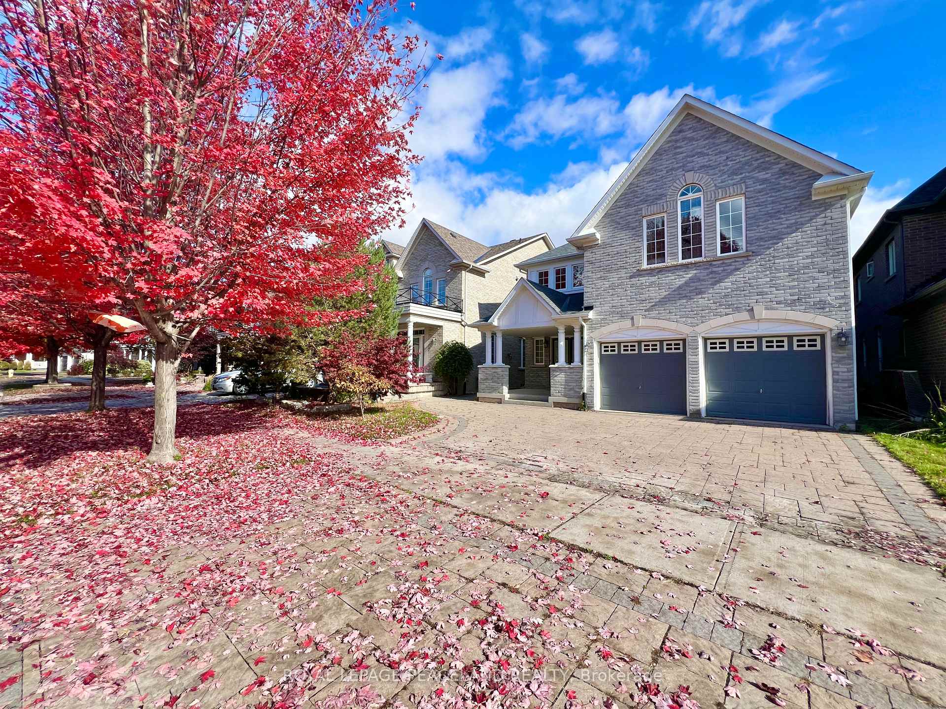 Photo 1 of 73 Castleglen Boulevard, Markham, Berczy — HOMEH