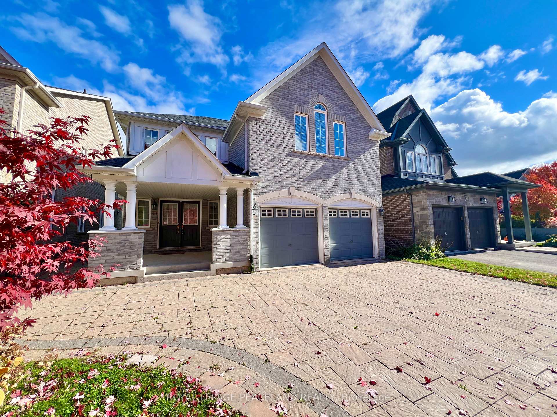 Photo 3 of 73 Castleglen Boulevard, Markham, Berczy — HOMEH