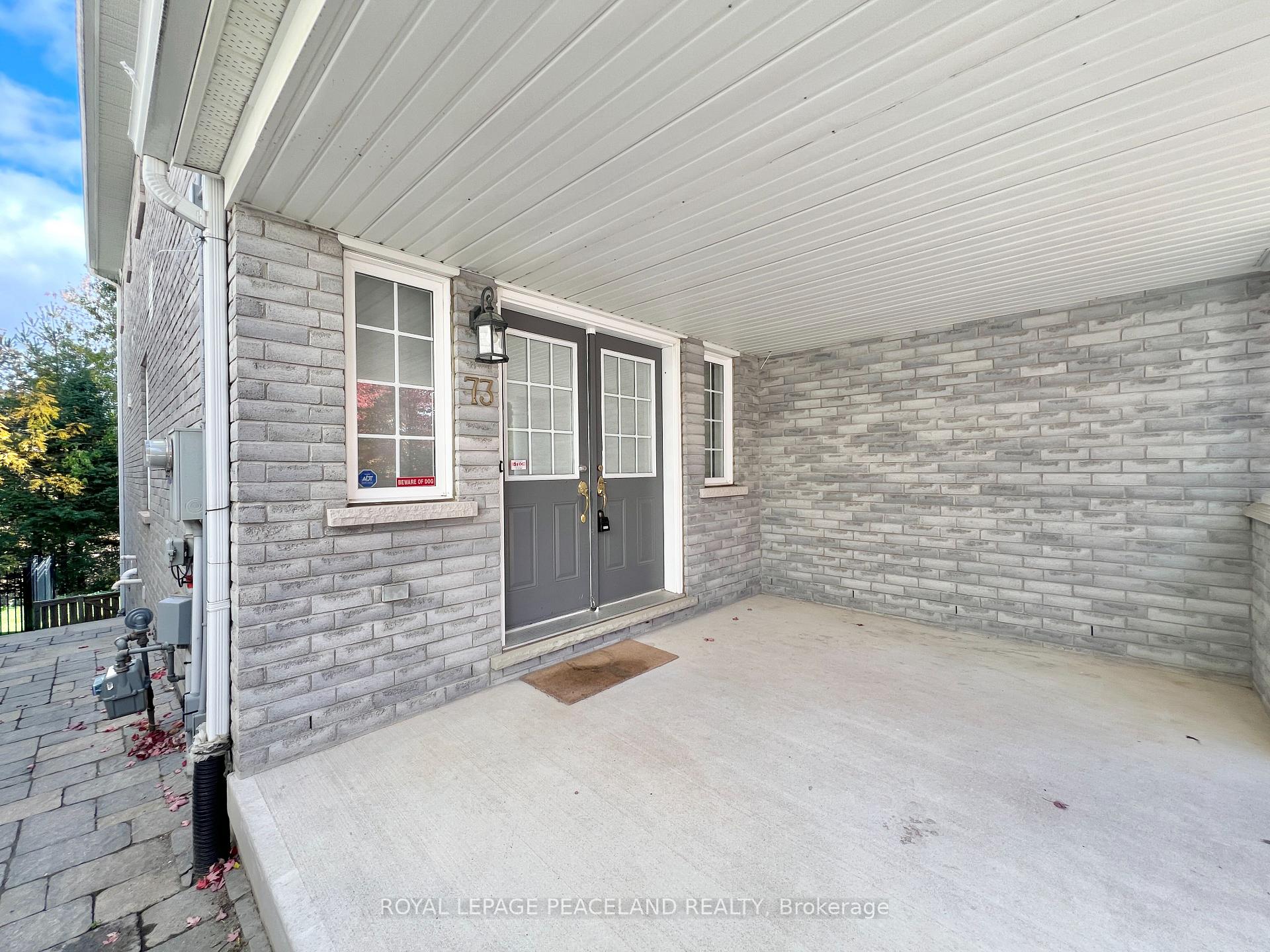 Photo 4 of 73 Castleglen Boulevard, Markham, Berczy — HOMEH