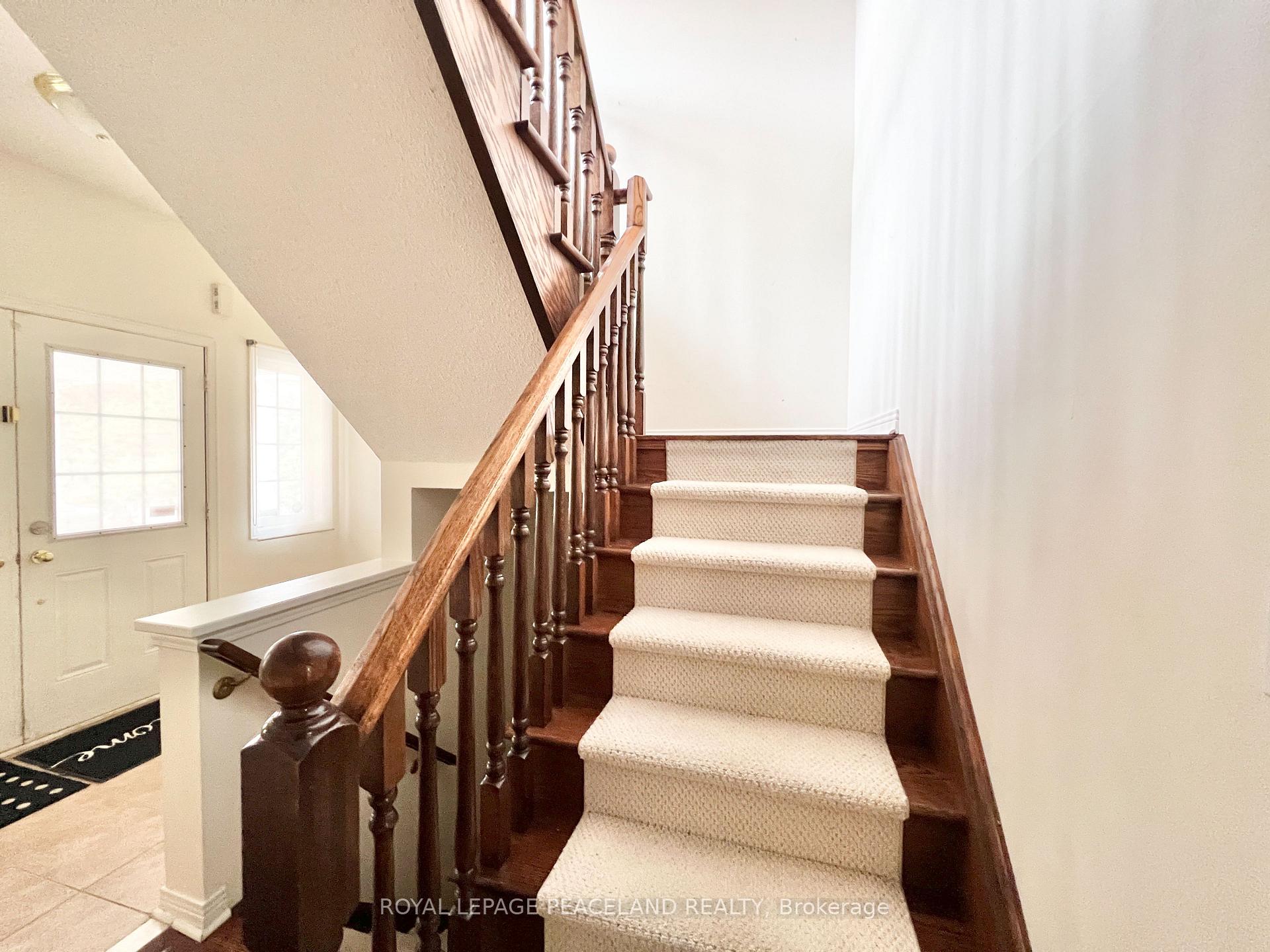Photo 17 of 73 Castleglen Boulevard, Markham, Berczy — HOMEH