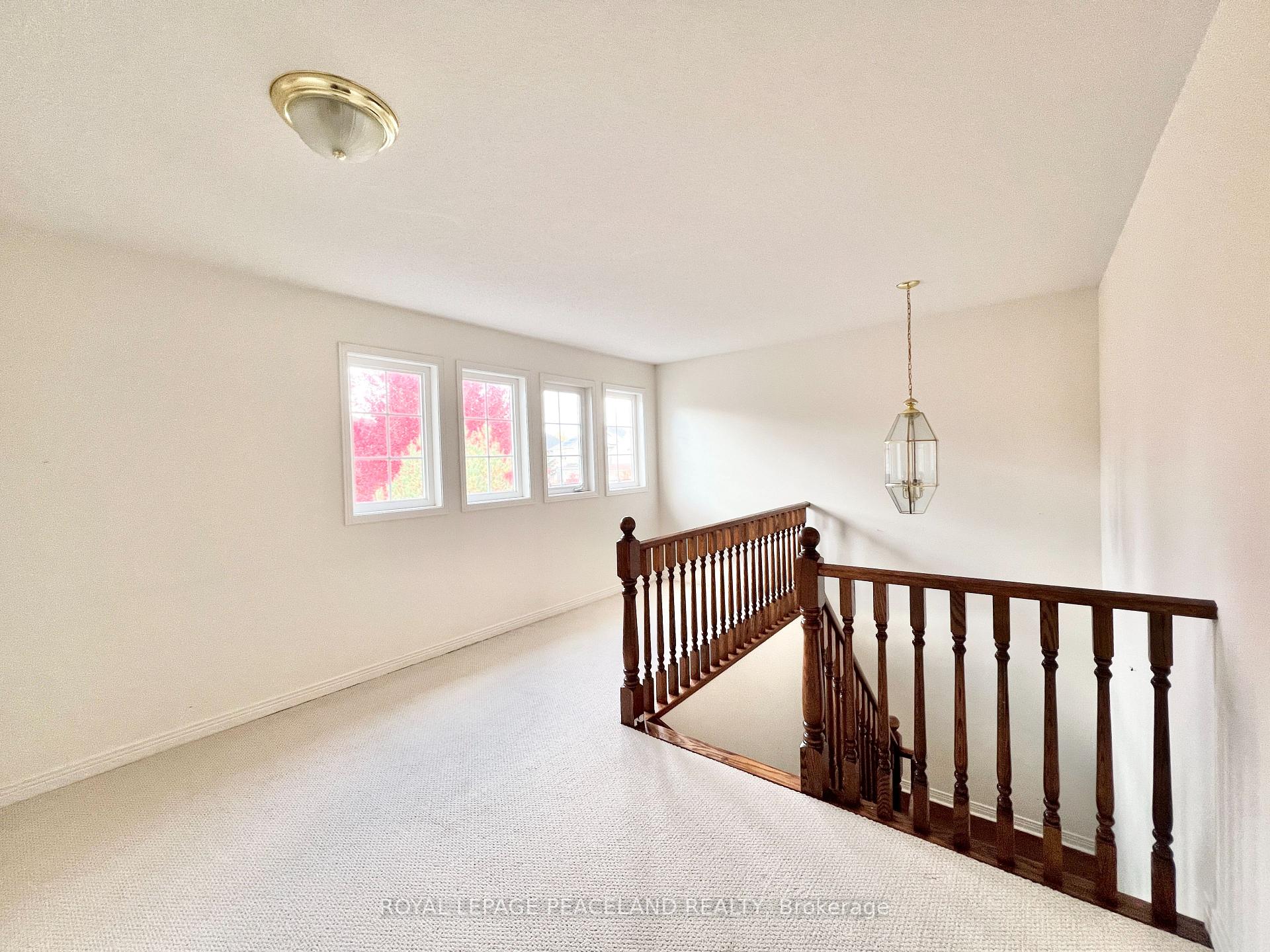 Photo 18 of 73 Castleglen Boulevard, Markham, Berczy — HOMEH