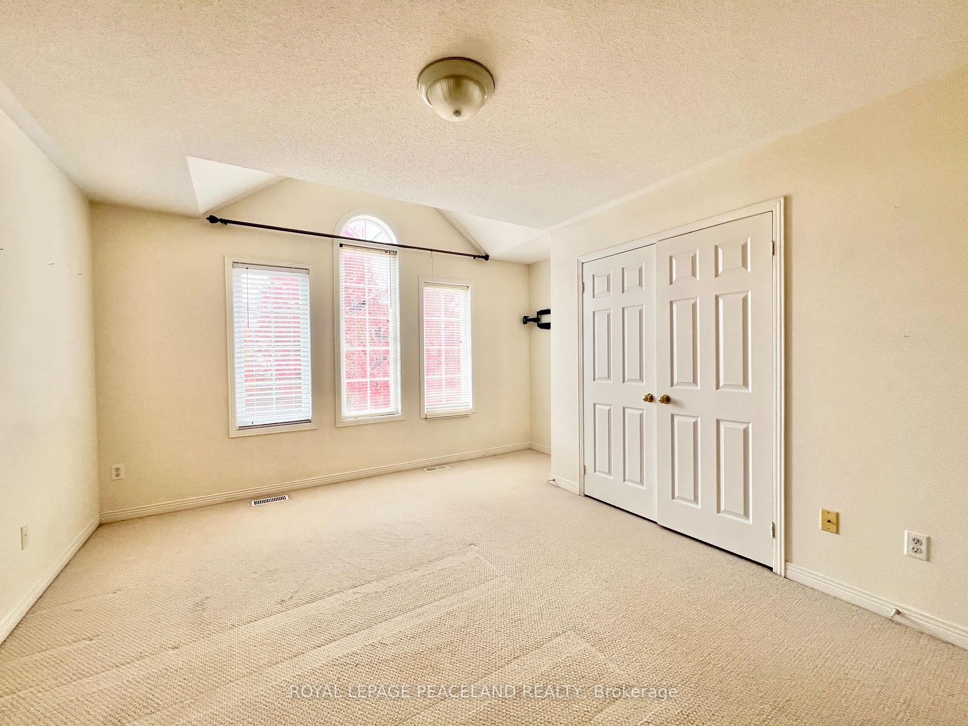 Photo 19 of 73 Castleglen Boulevard, Markham, Berczy — HOMEH