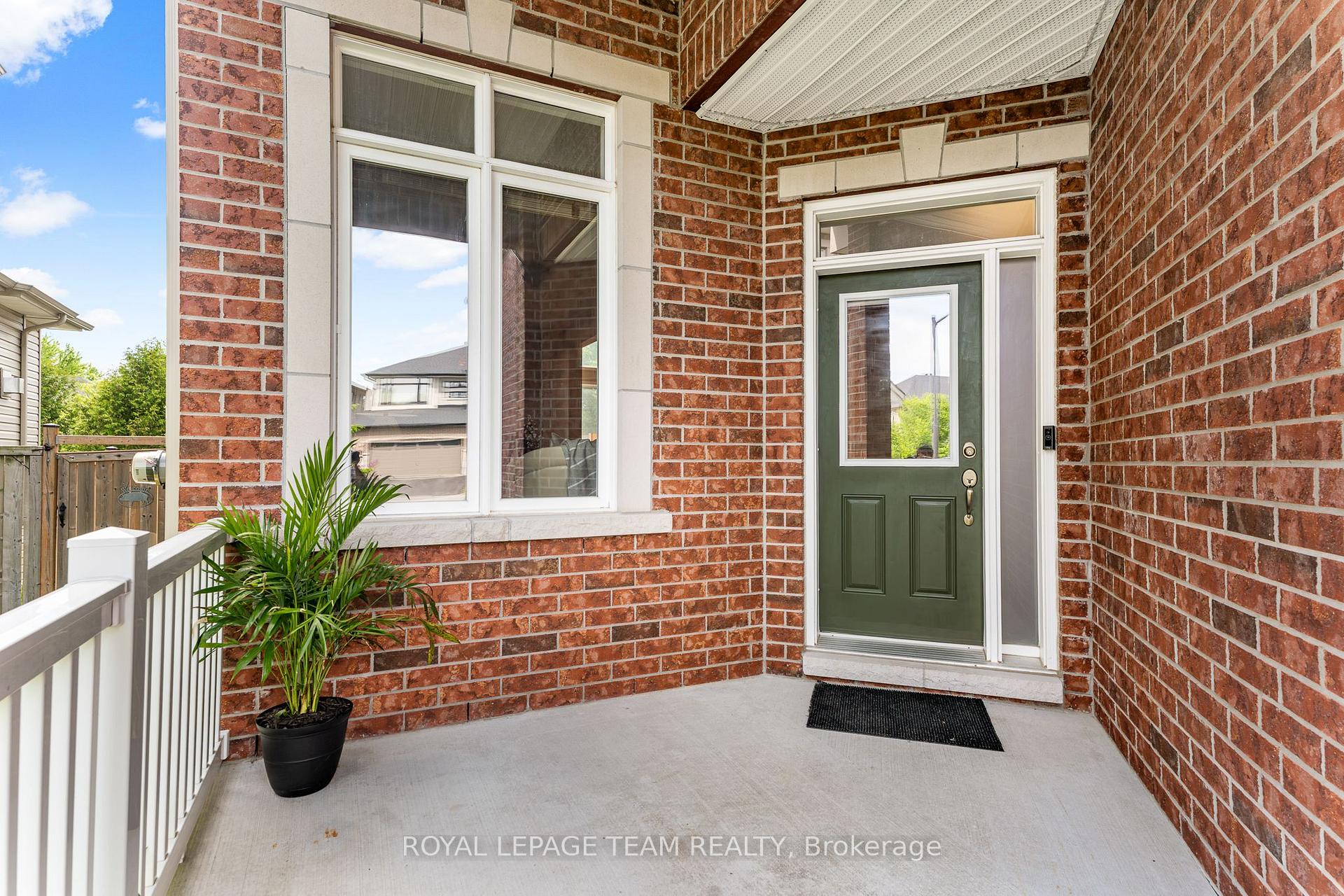 Photo 3 of 316 Sugar Pine Crescent, Ottawa, Kanata - Bridlewood — HOMEH