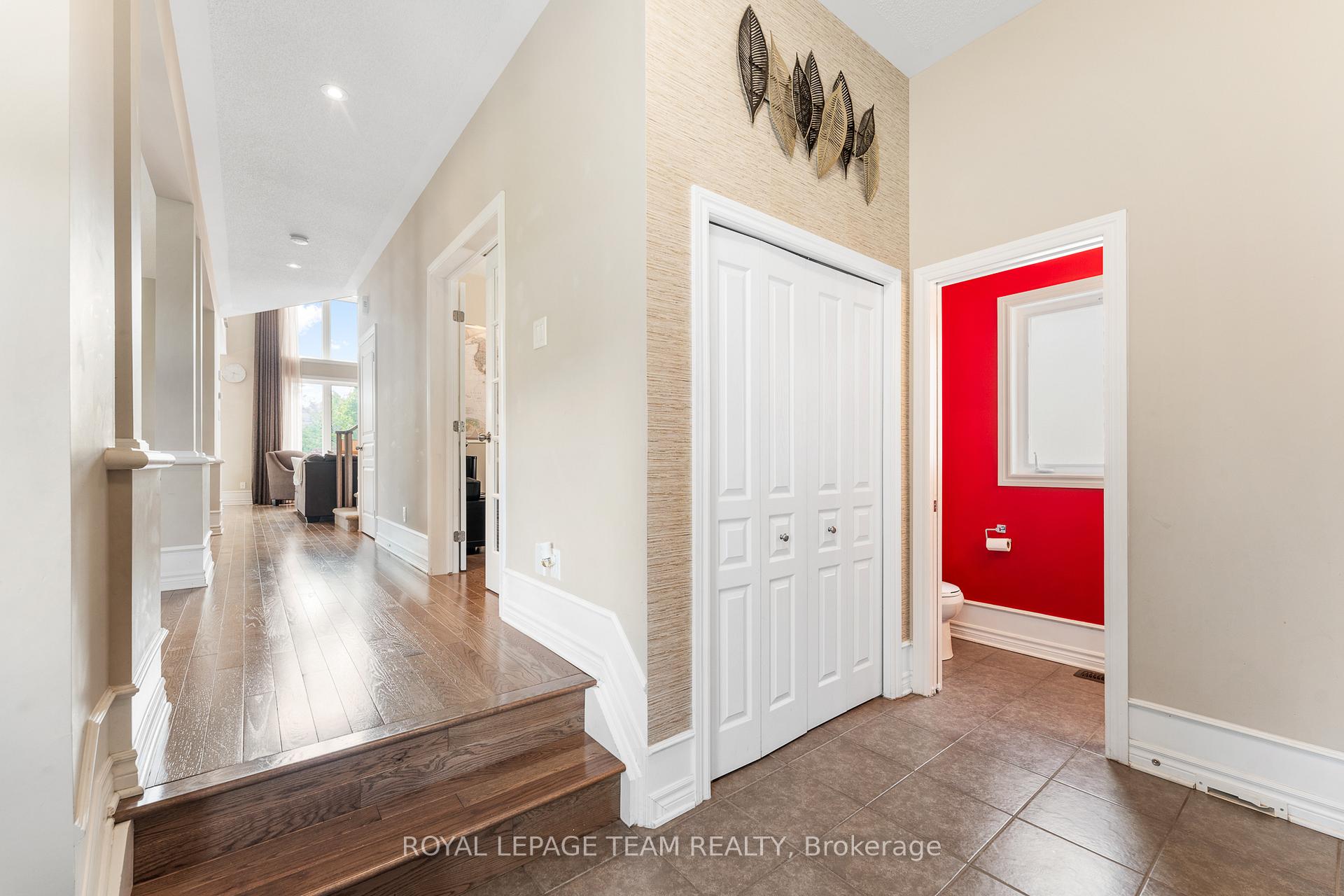 Photo 4 of 316 Sugar Pine Crescent, Ottawa, Kanata - Bridlewood — HOMEH