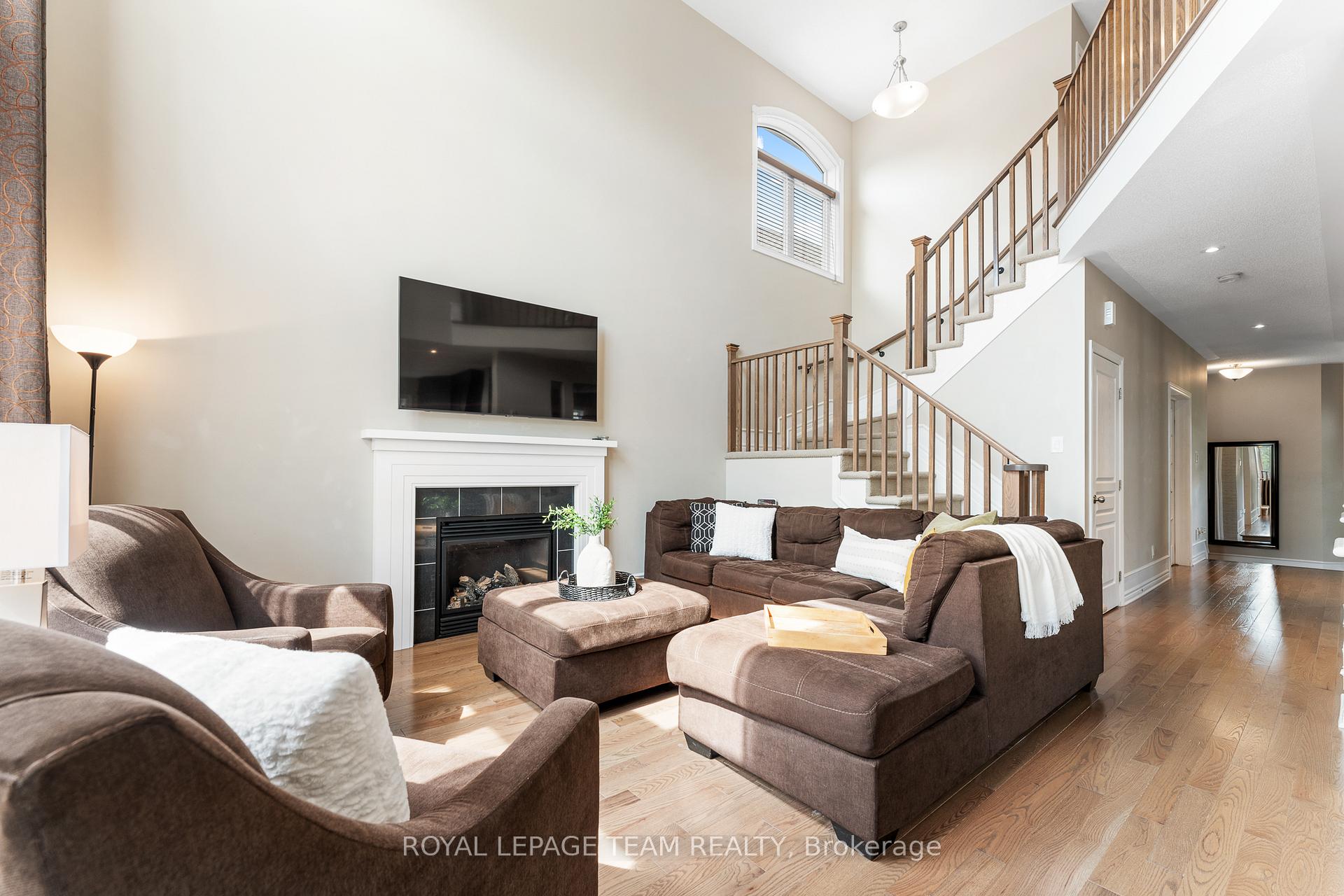 Photo 11 of 316 Sugar Pine Crescent, Ottawa, Kanata - Bridlewood — HOMEH