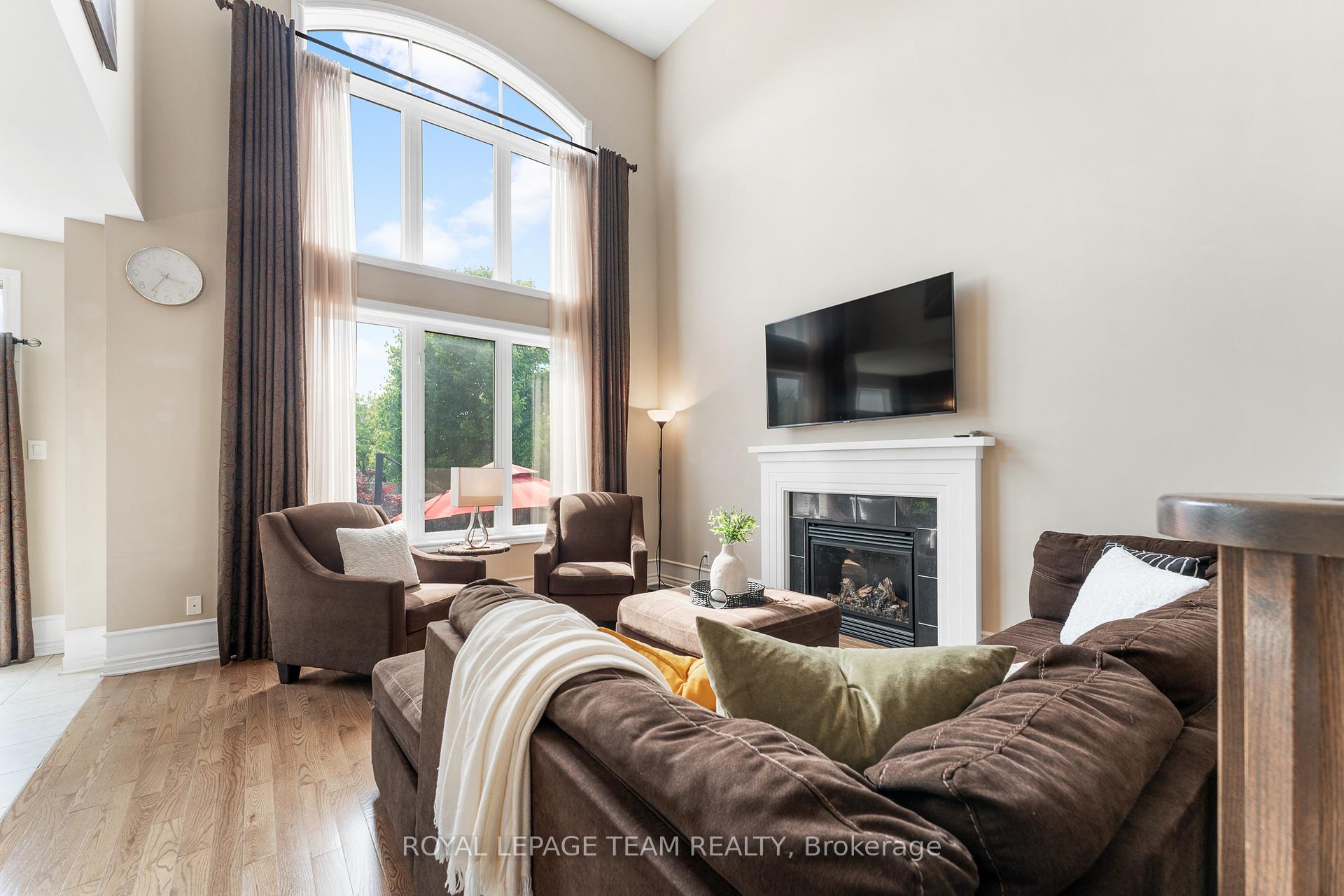 Photo 12 of 316 Sugar Pine Crescent, Ottawa, Kanata - Bridlewood — HOMEH