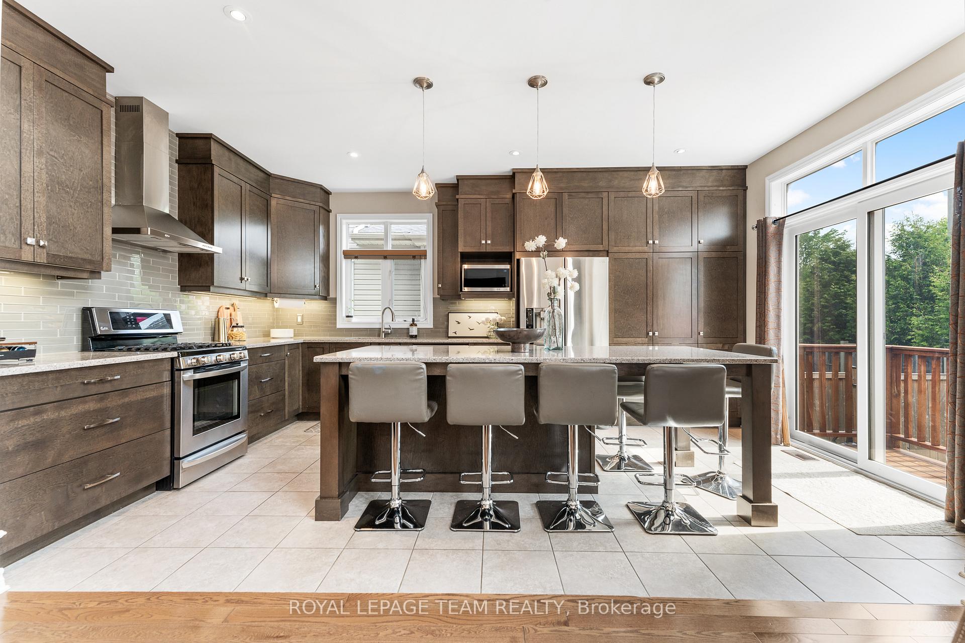 Photo 15 of 316 Sugar Pine Crescent, Ottawa, Kanata - Bridlewood — HOMEH