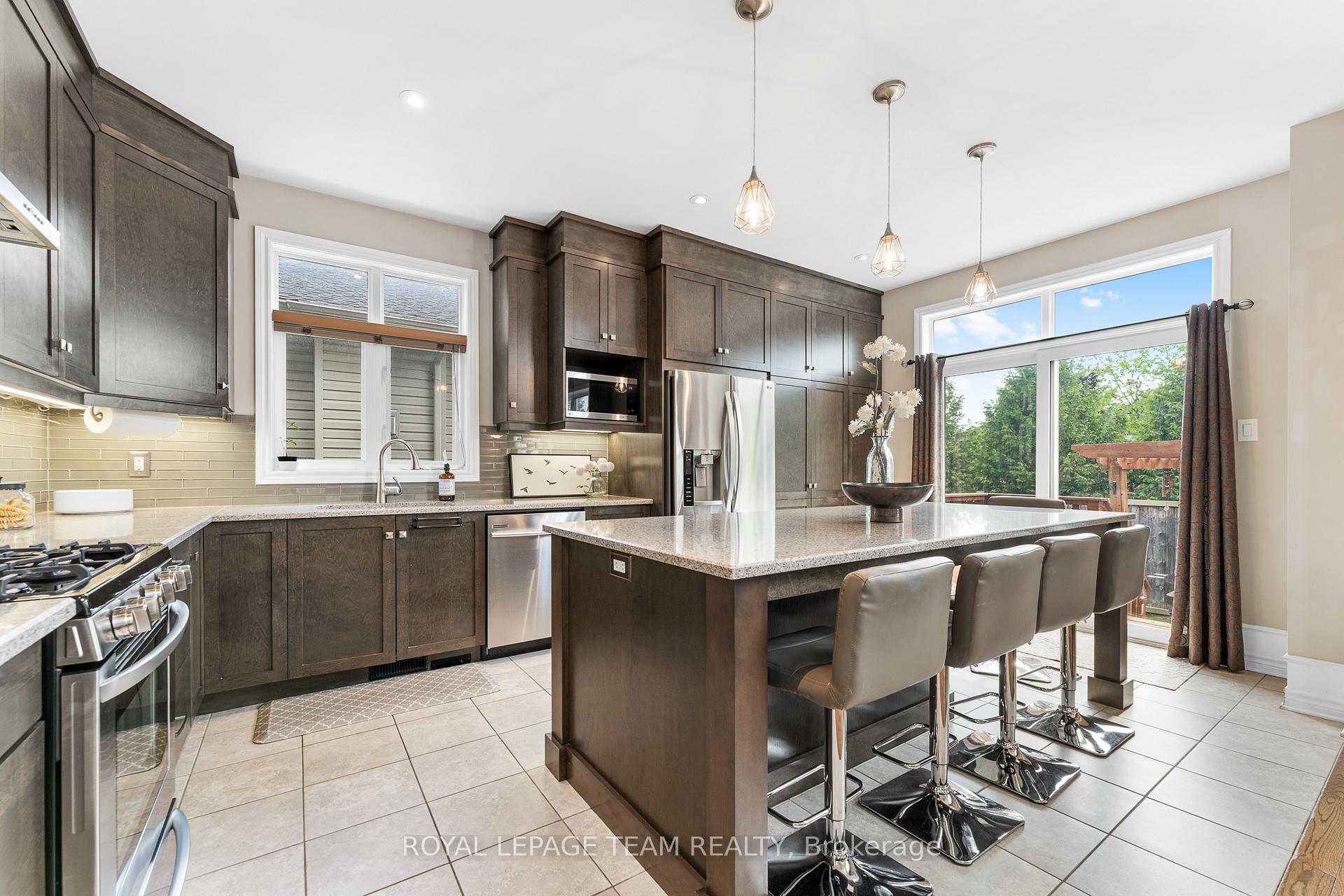 Photo 16 of 316 Sugar Pine Crescent, Ottawa, Kanata - Bridlewood — HOMEH