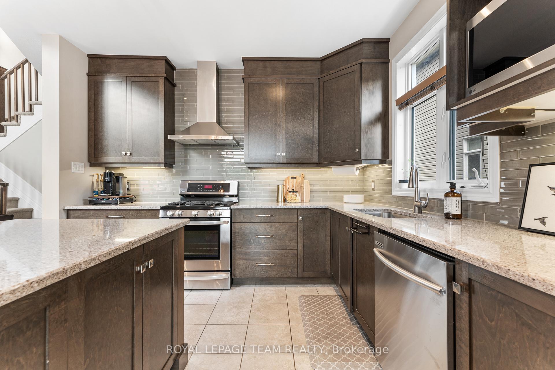 Photo 19 of 316 Sugar Pine Crescent, Ottawa, Kanata - Bridlewood — HOMEH