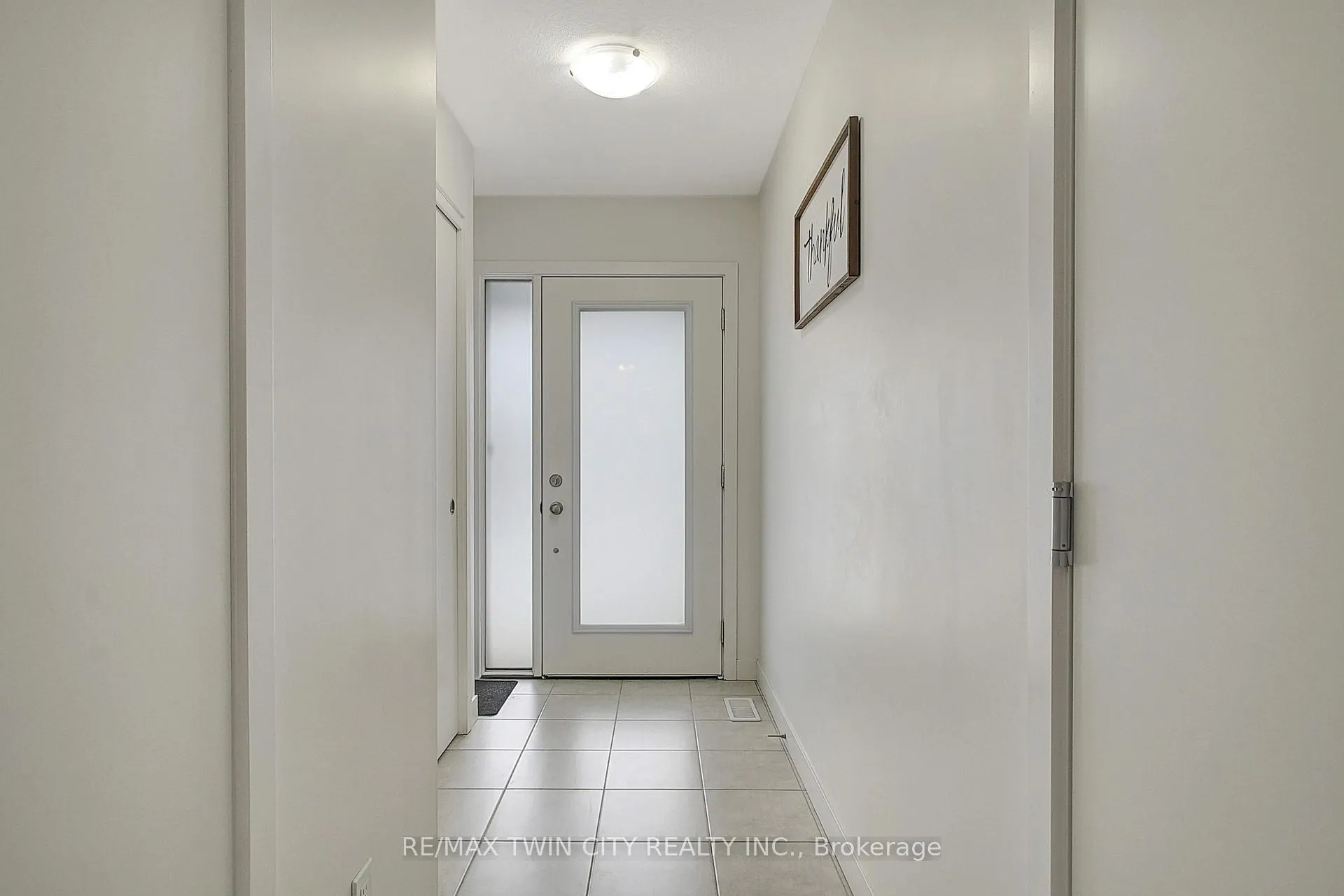 Photo 4 of 111 Pony Drive, Kitchener — HOMEH