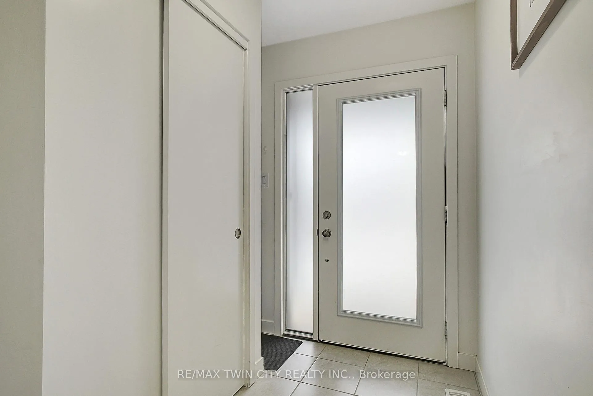 Photo 5 of 111 Pony Drive, Kitchener — HOMEH