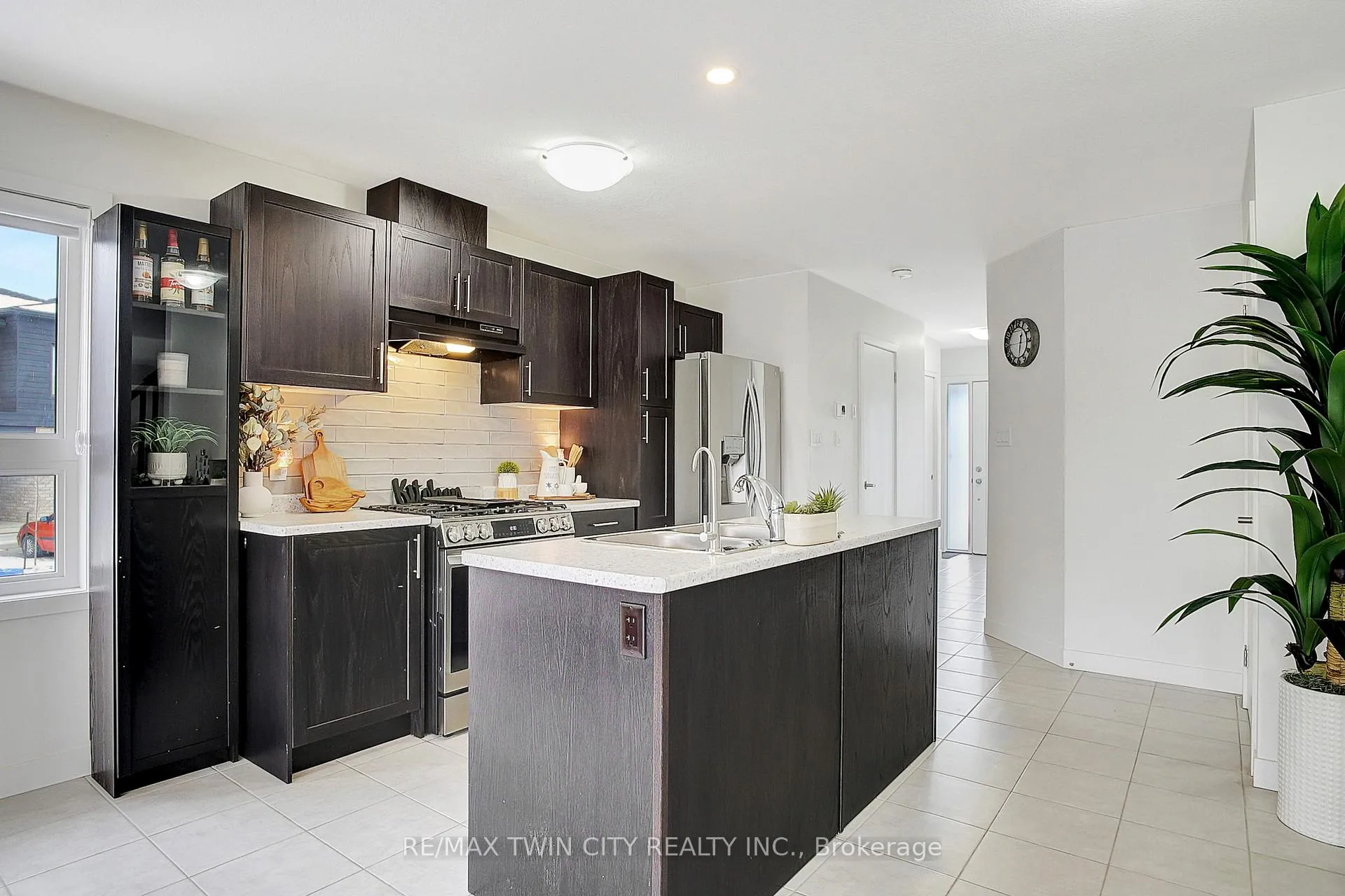 Photo 12 of 111 Pony Drive, Kitchener — HOMEH