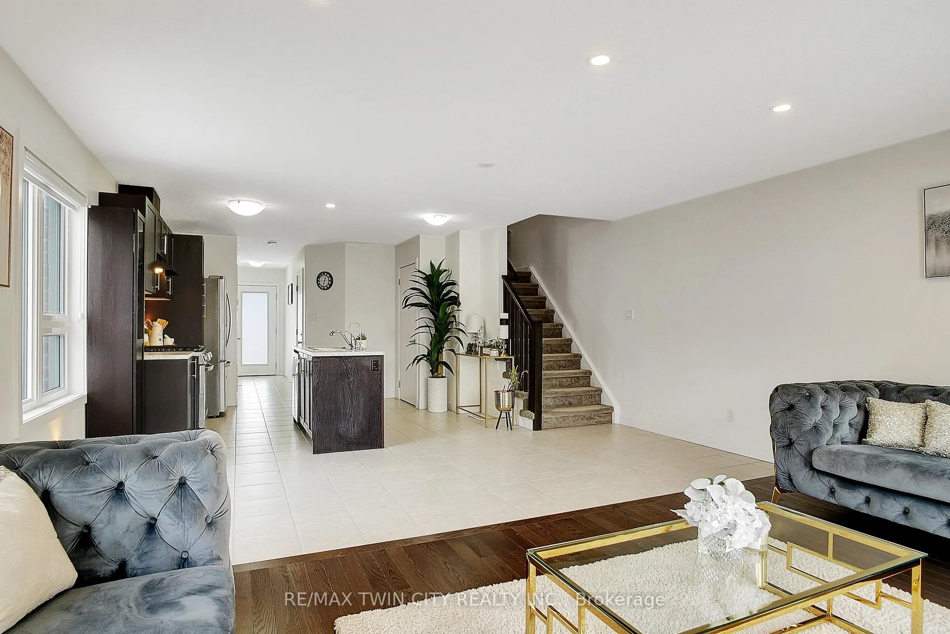 Photo 15 of 111 Pony Drive, Kitchener — HOMEH