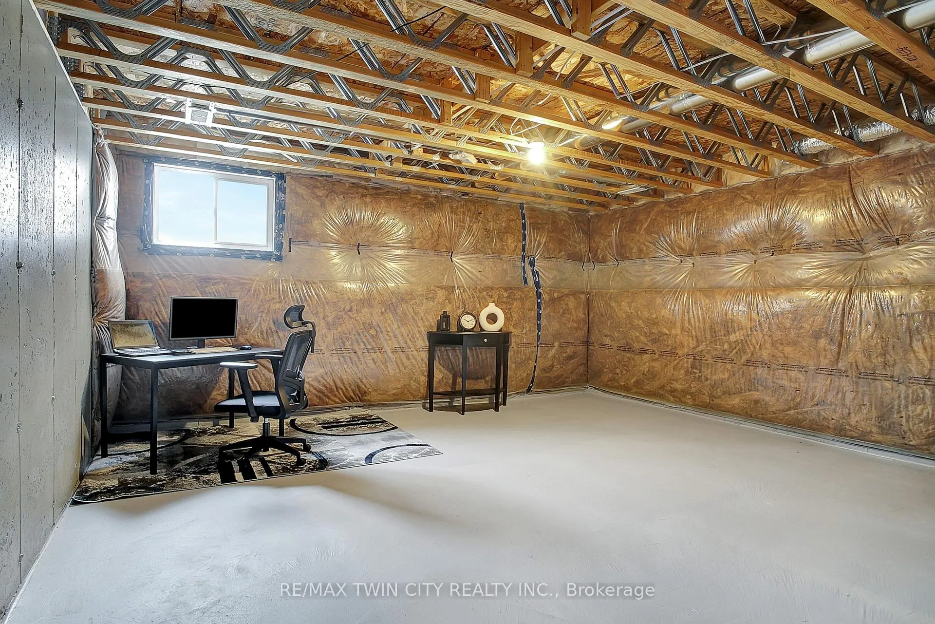 Photo 30 of 111 Pony Drive, Kitchener — HOMEH