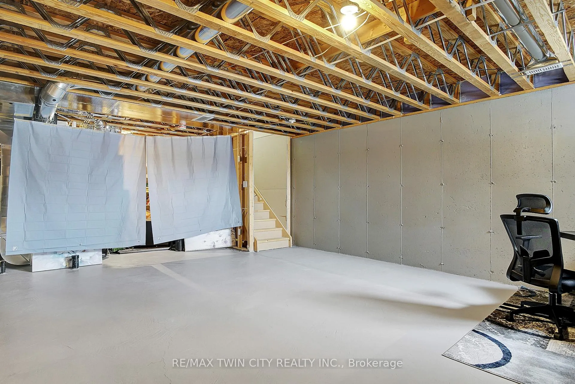 Photo 32 of 111 Pony Drive, Kitchener — HOMEH