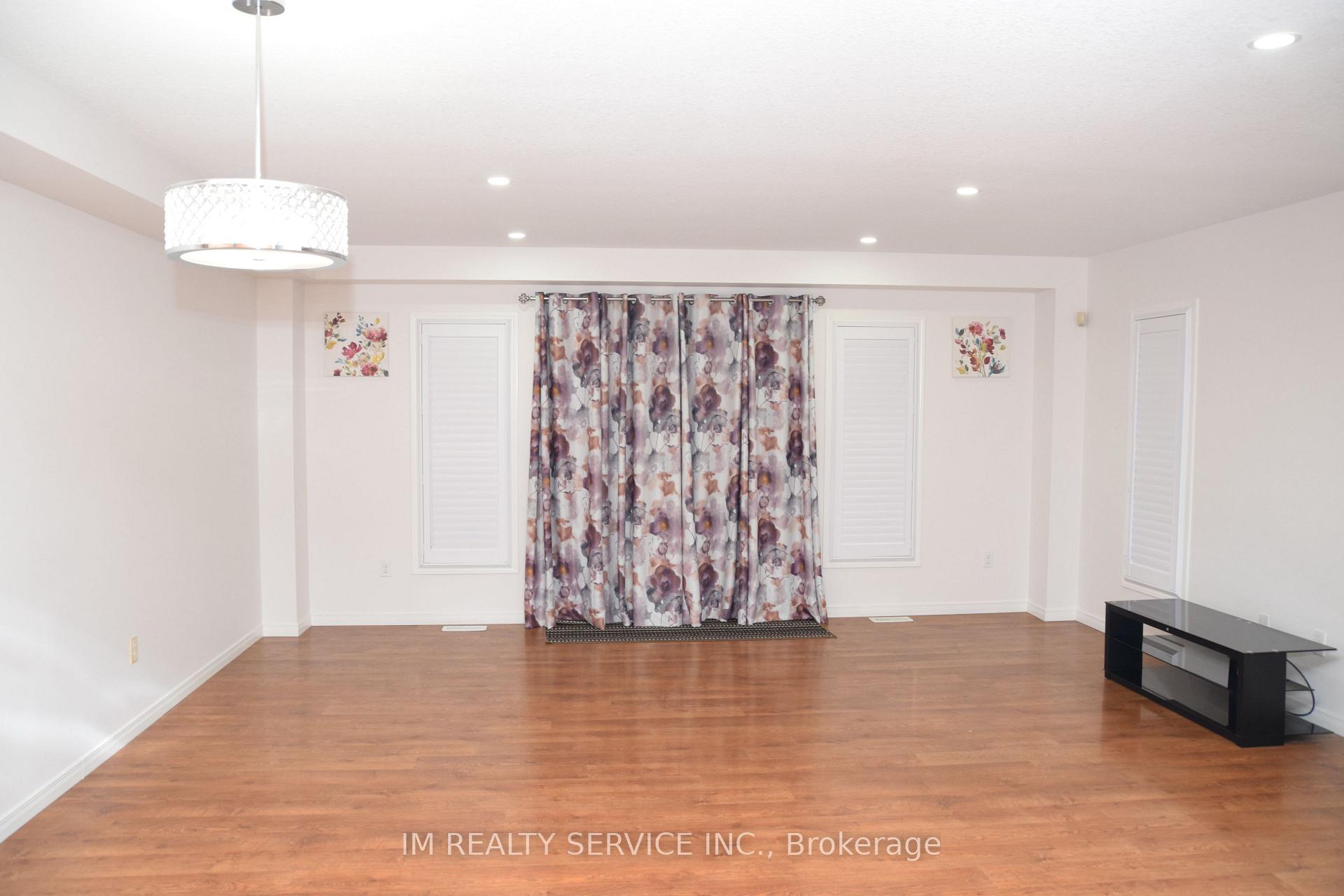 Photo 3 of 1374 Countrystone Drive, Kitchener — HOMEH