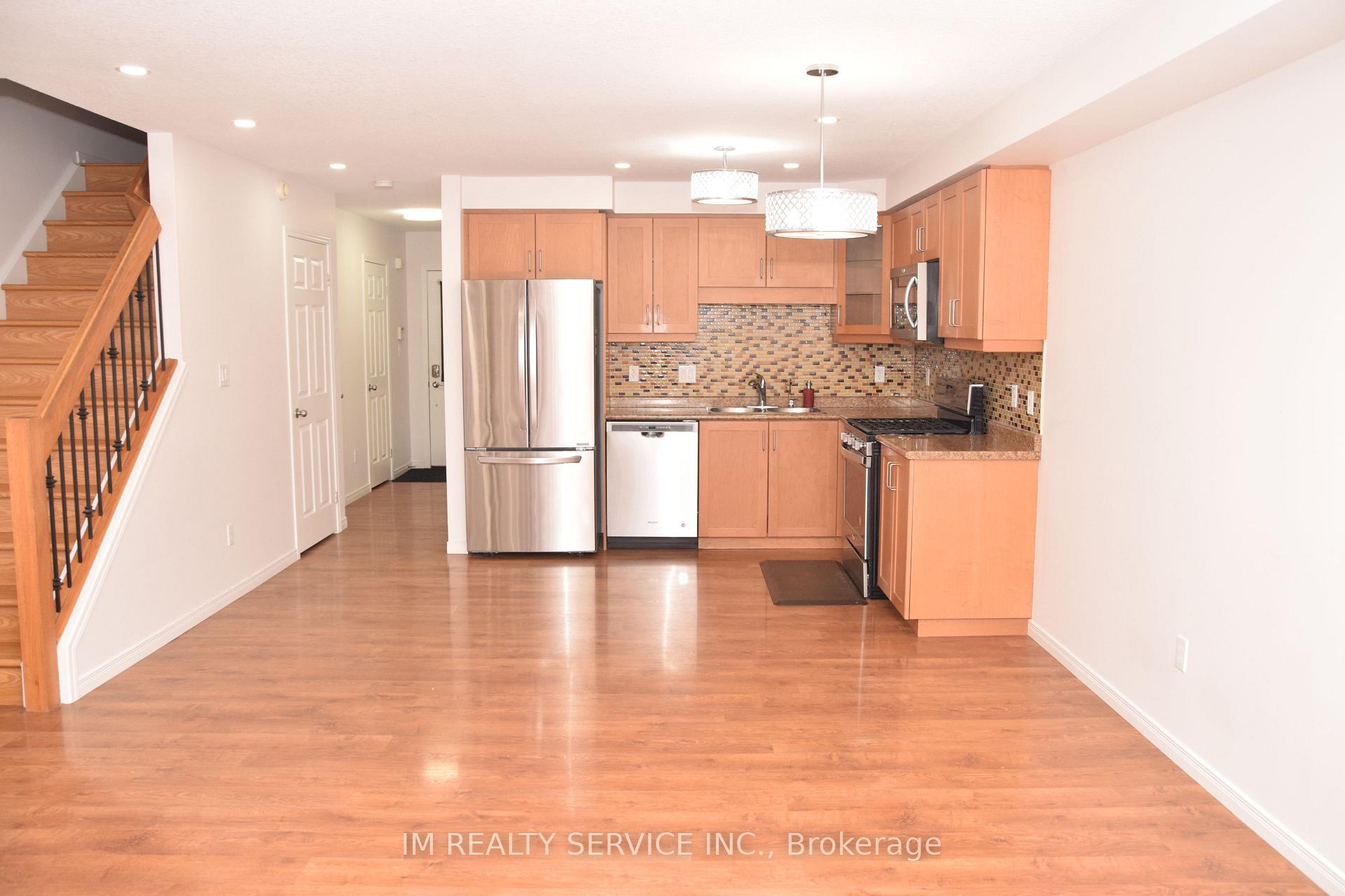 Photo 4 of 1374 Countrystone Drive, Kitchener — HOMEH