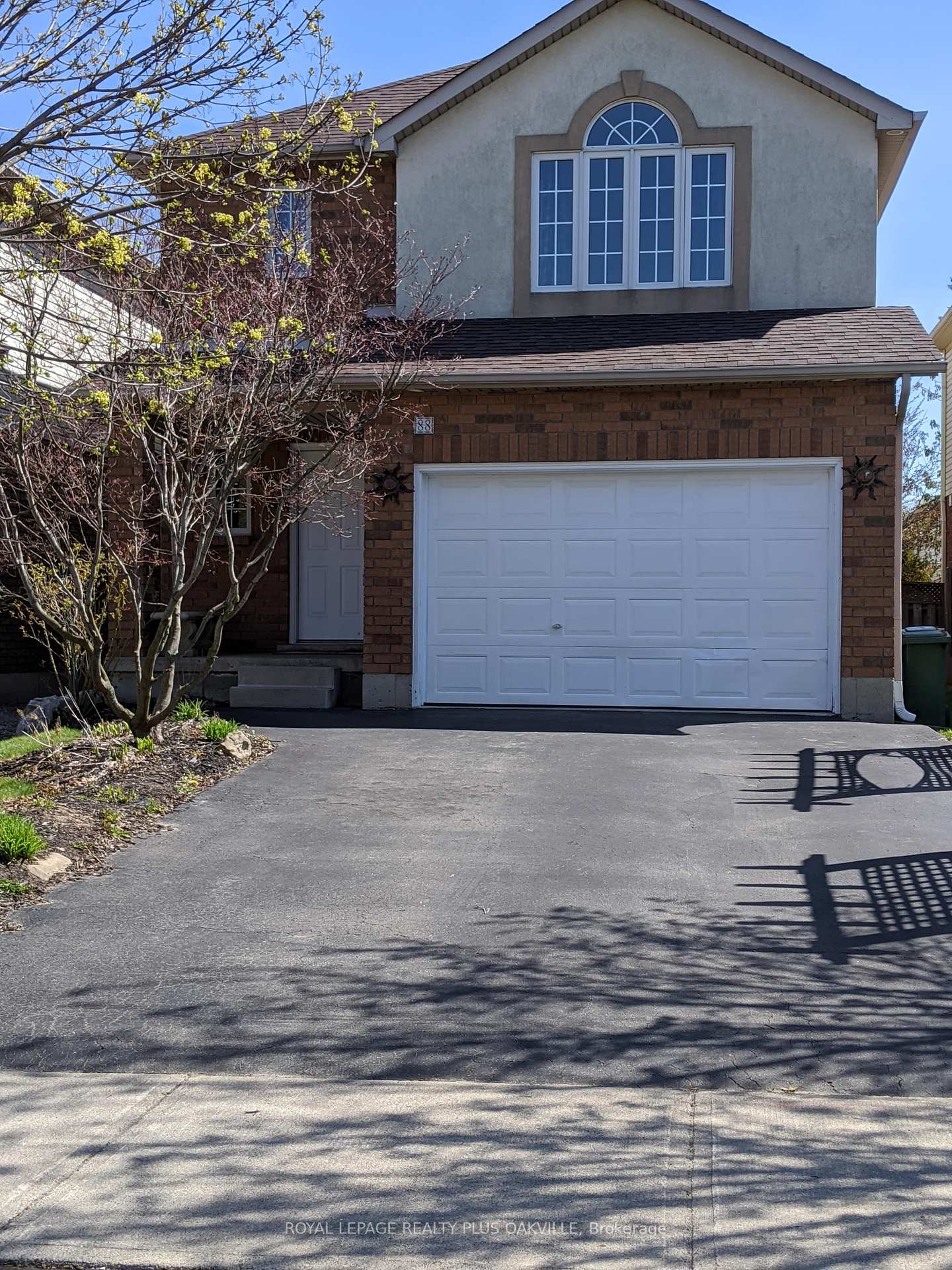 Photo 5 of 88 Kendrick Court, Hamilton, Ancaster — HOMEH