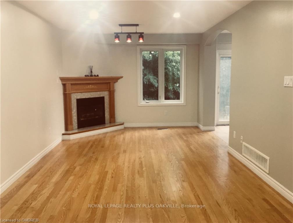 Photo 7 of 88 Kendrick Court, Hamilton, Ancaster — HOMEH