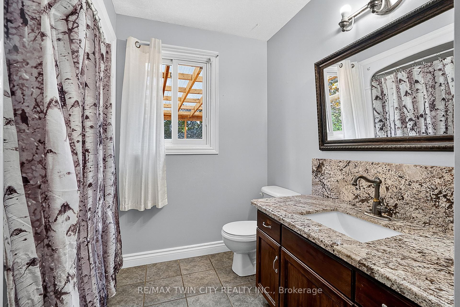 Photo 19 of 3 Wisteria Court, Kitchener, Larentian West — HOMEH