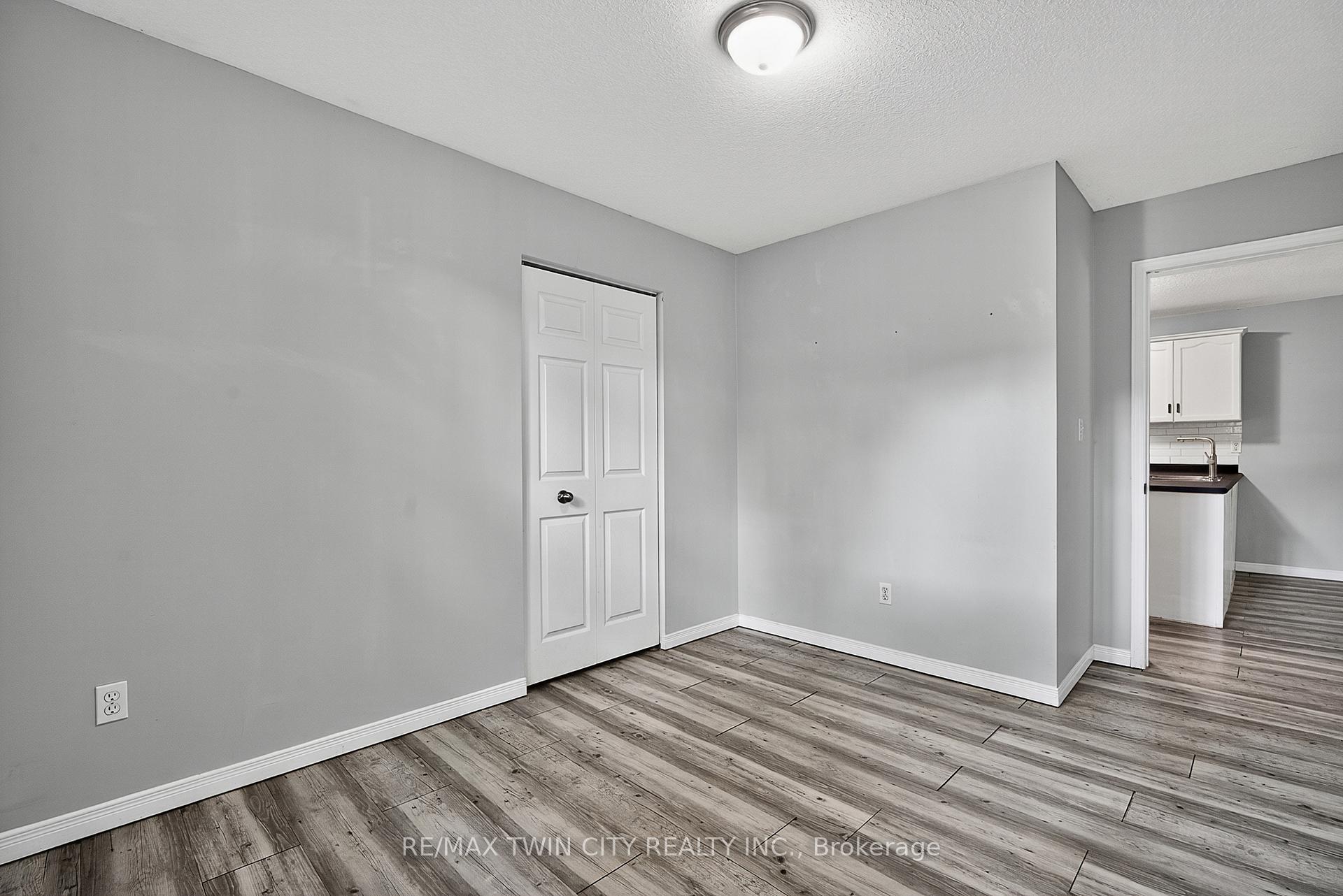 Photo 33 of 3 Wisteria Court, Kitchener, Larentian West — HOMEH