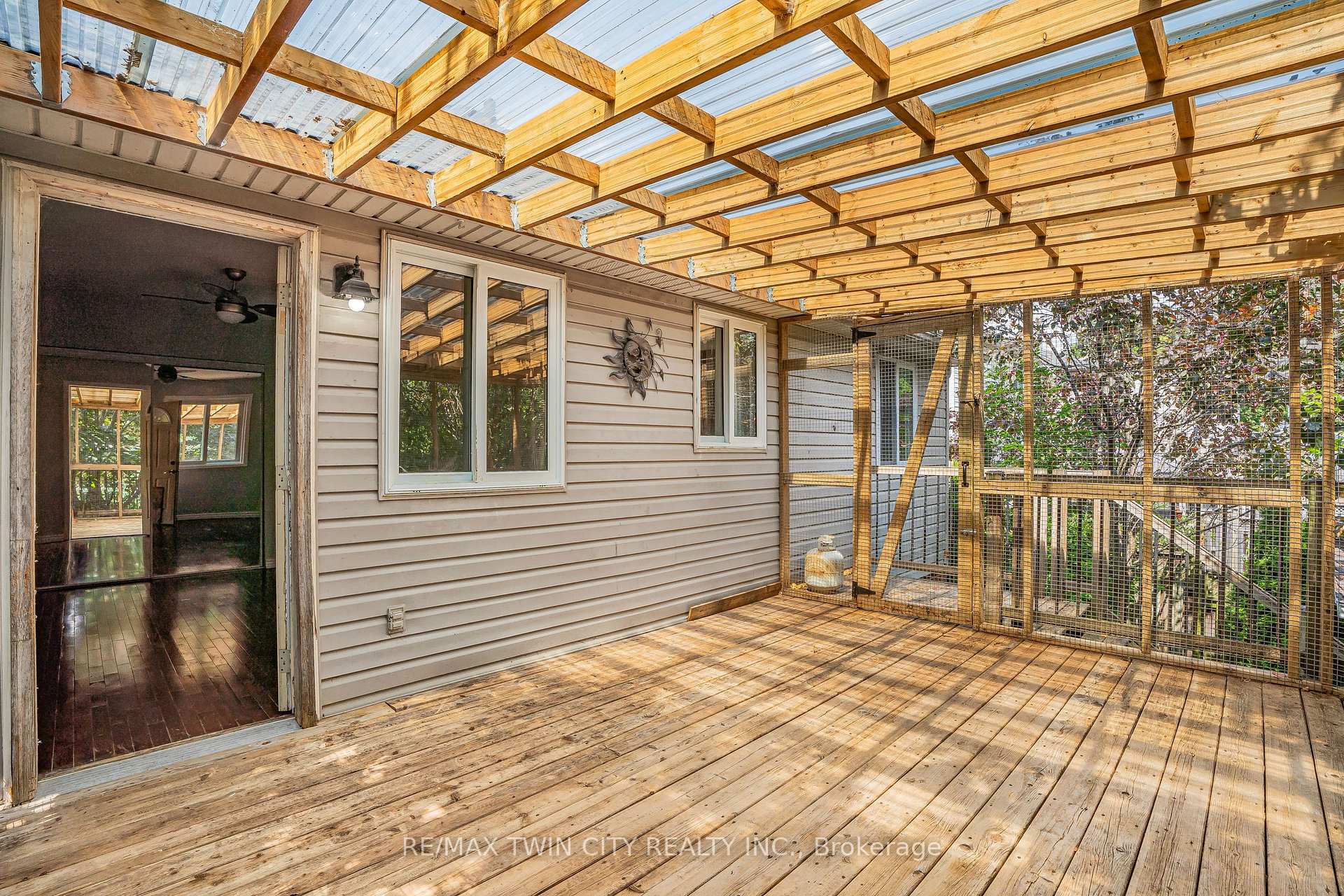 Photo 39 of 3 Wisteria Court, Kitchener, Larentian West — HOMEH