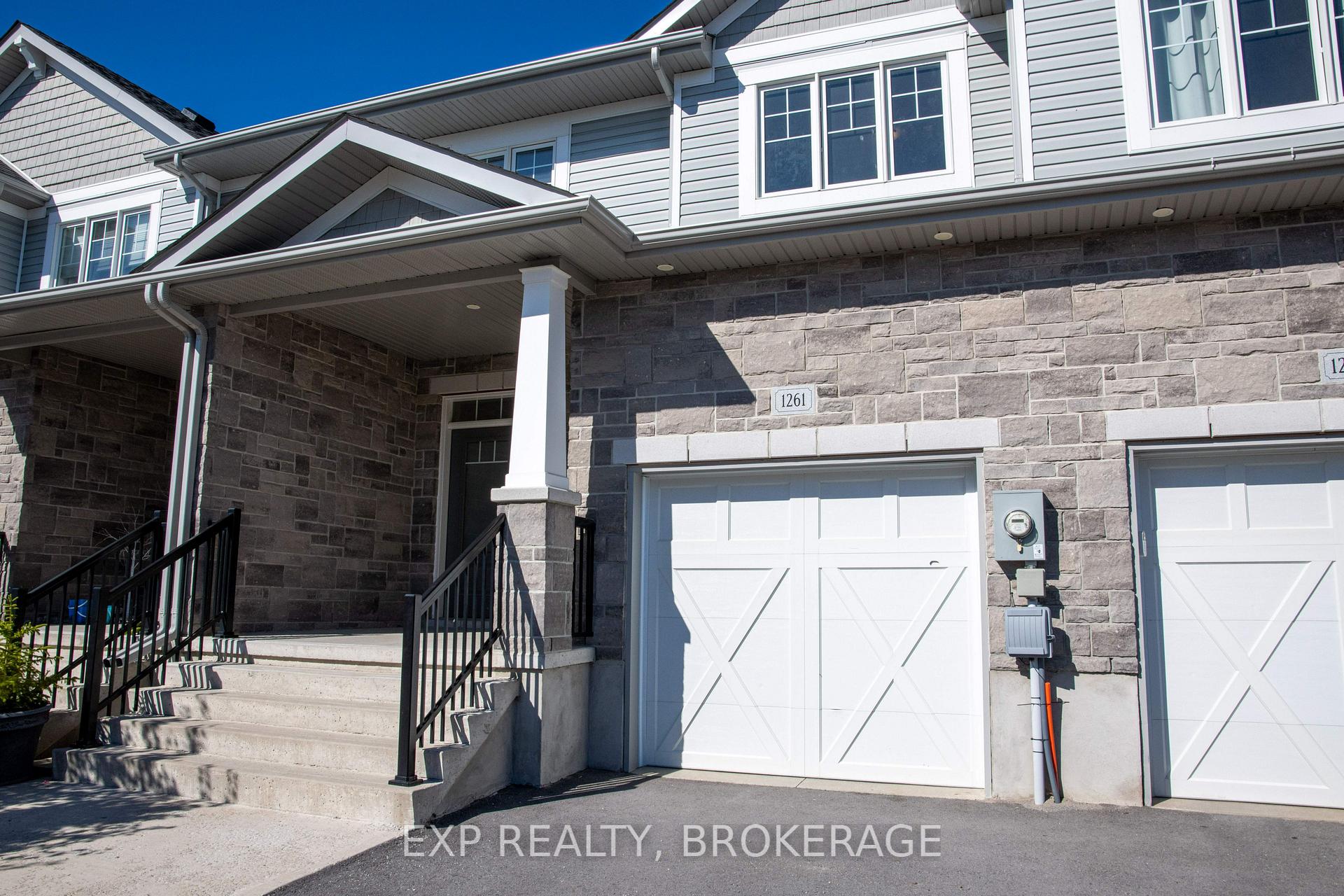 Front of 1261 Max Crescent