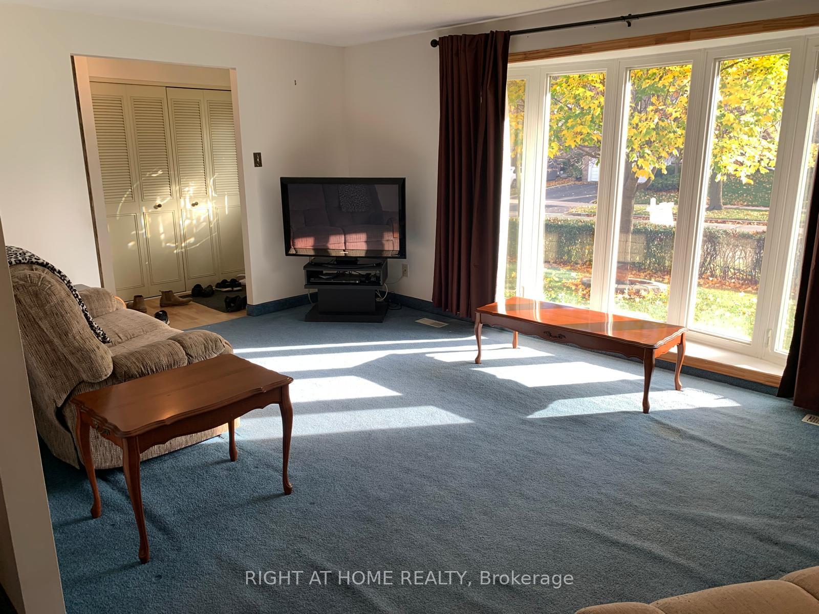 Photo 6 of 28 Blackwell Drive, Kitchener — HOMEH