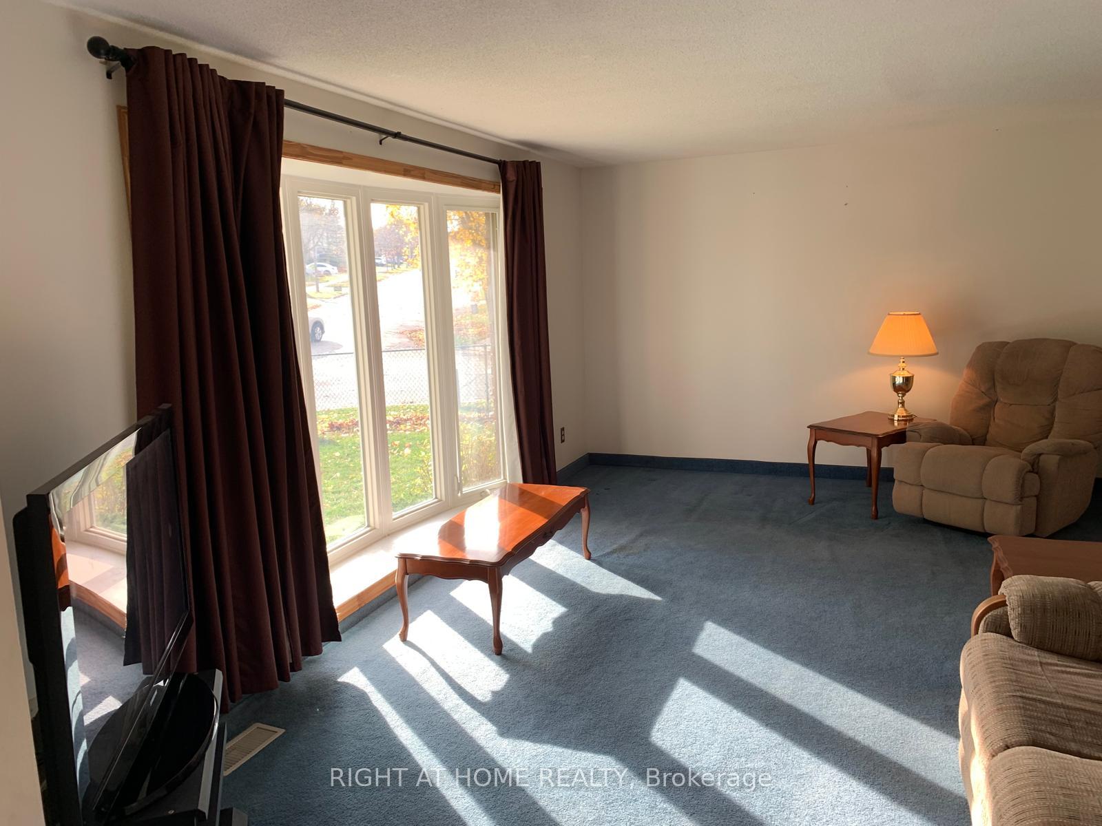 Photo 7 of 28 Blackwell Drive, Kitchener — HOMEH