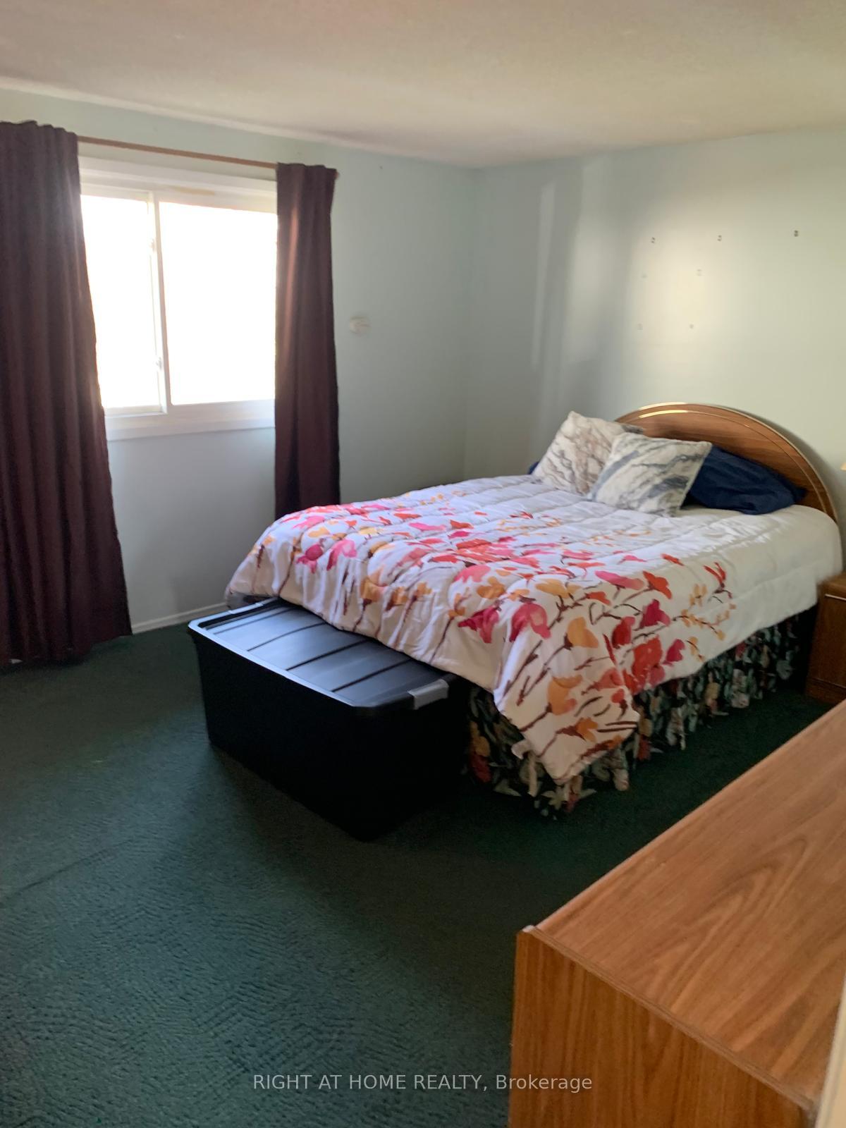 Photo 15 of 28 Blackwell Drive, Kitchener — HOMEH