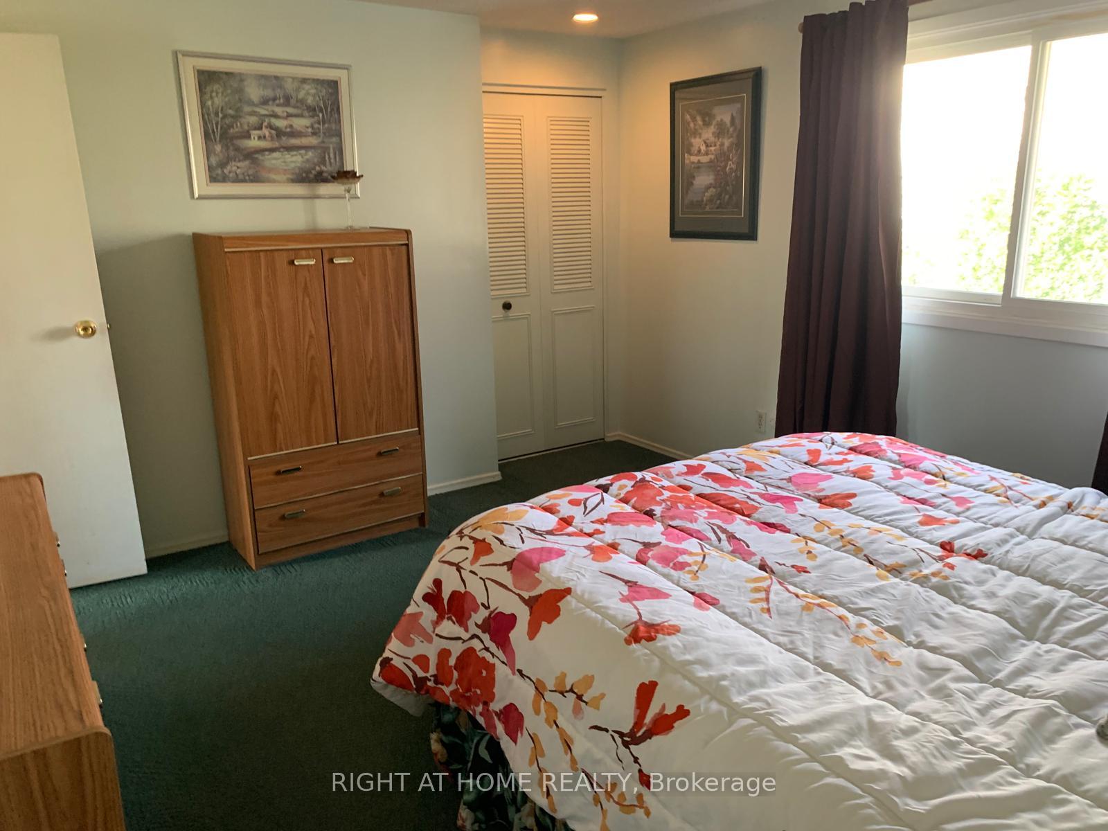 Photo 16 of 28 Blackwell Drive, Kitchener — HOMEH