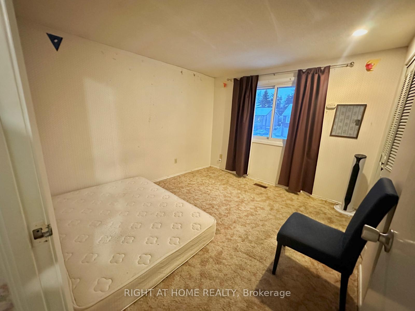Photo 19 of 28 Blackwell Drive, Kitchener — HOMEH