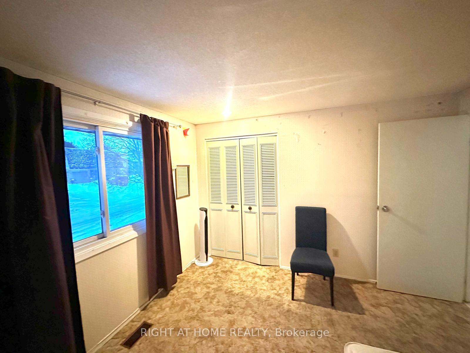 Photo 20 of 28 Blackwell Drive, Kitchener — HOMEH