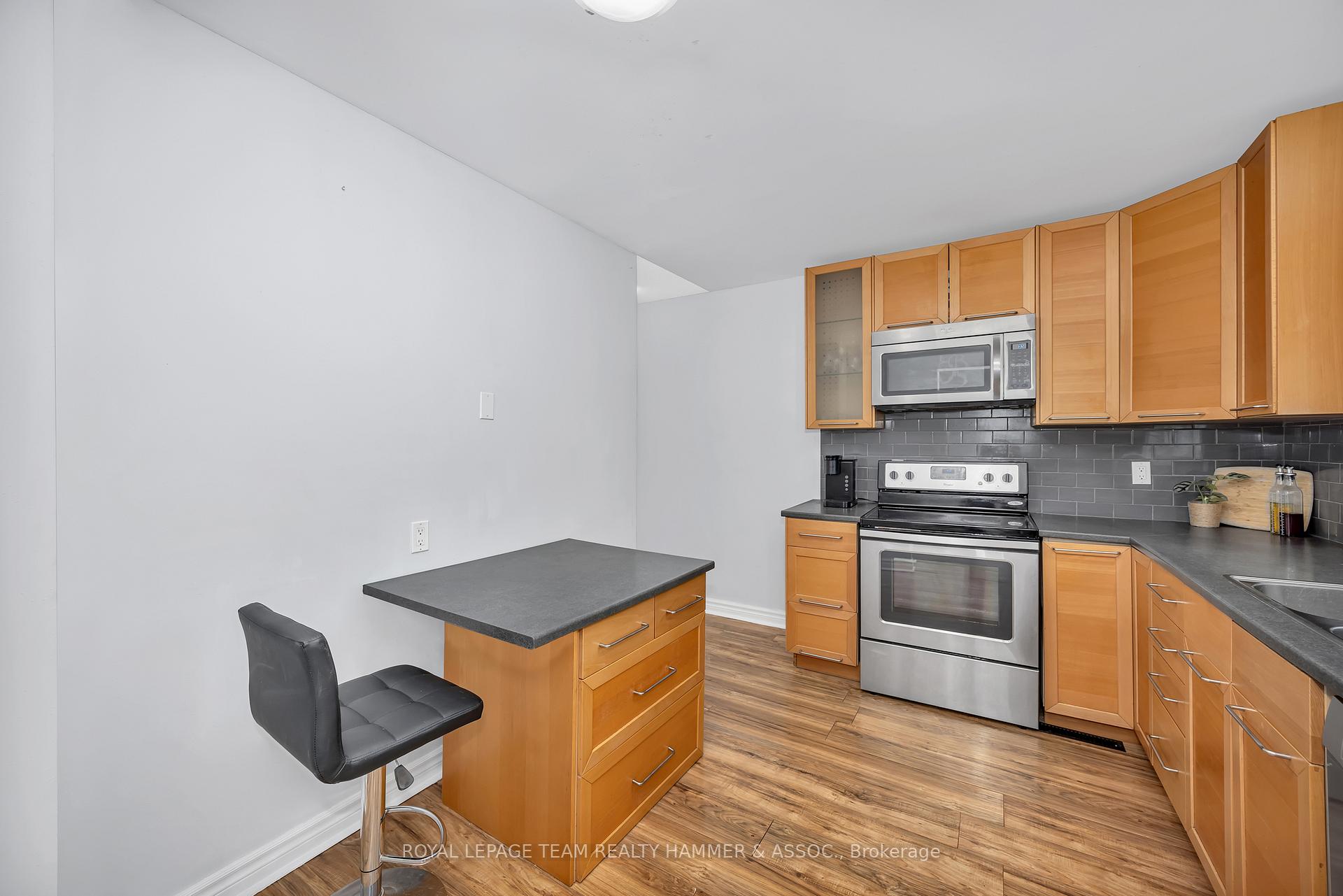 Photo 11 of 217 Equestrian Drive, Ottawa, Kanata - Bridlewood — HOMEH