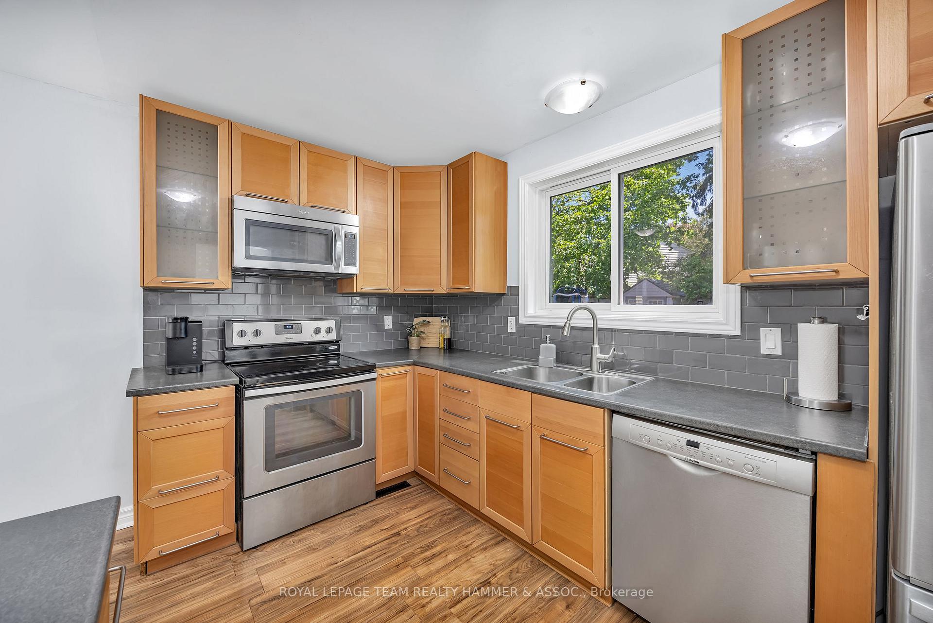 Photo 12 of 217 Equestrian Drive, Ottawa, Kanata - Bridlewood — HOMEH