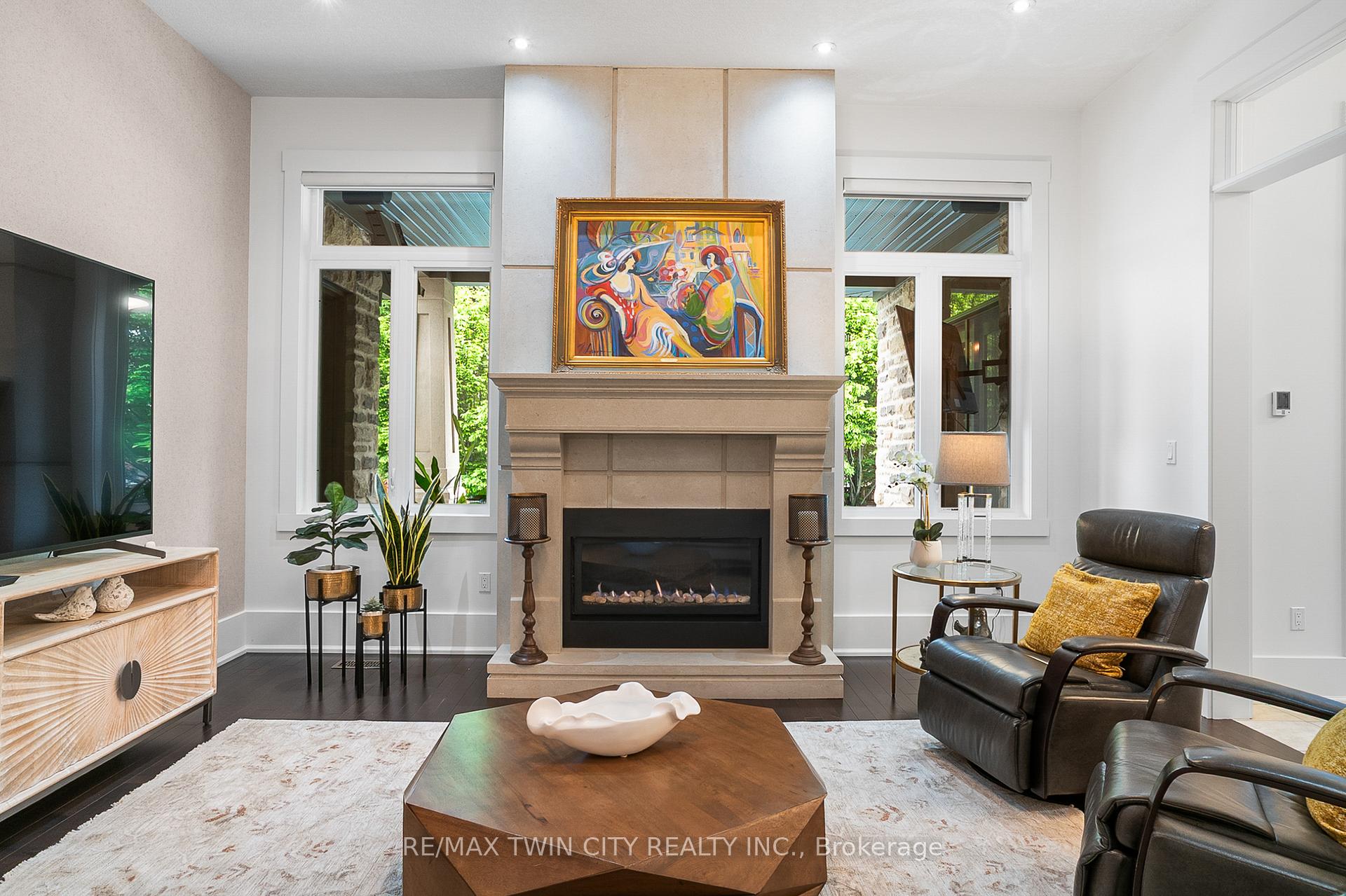 Photo 5 of 303 Terrace Wood Crescent, Kitchener, Pioneer Tower West — HOMEH