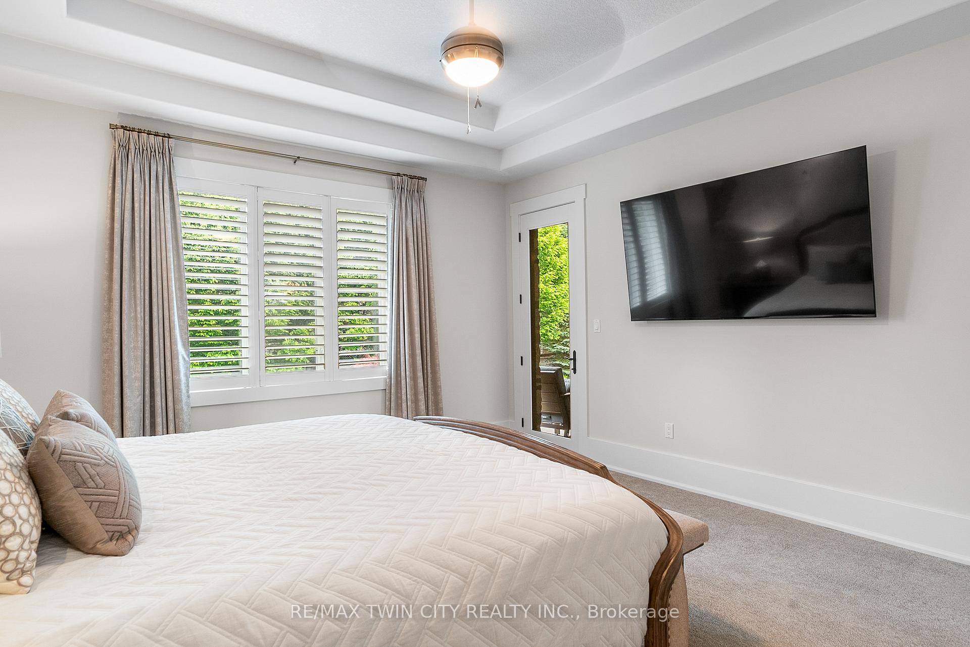 Photo 12 of 303 Terrace Wood Crescent, Kitchener, Pioneer Tower West — HOMEH