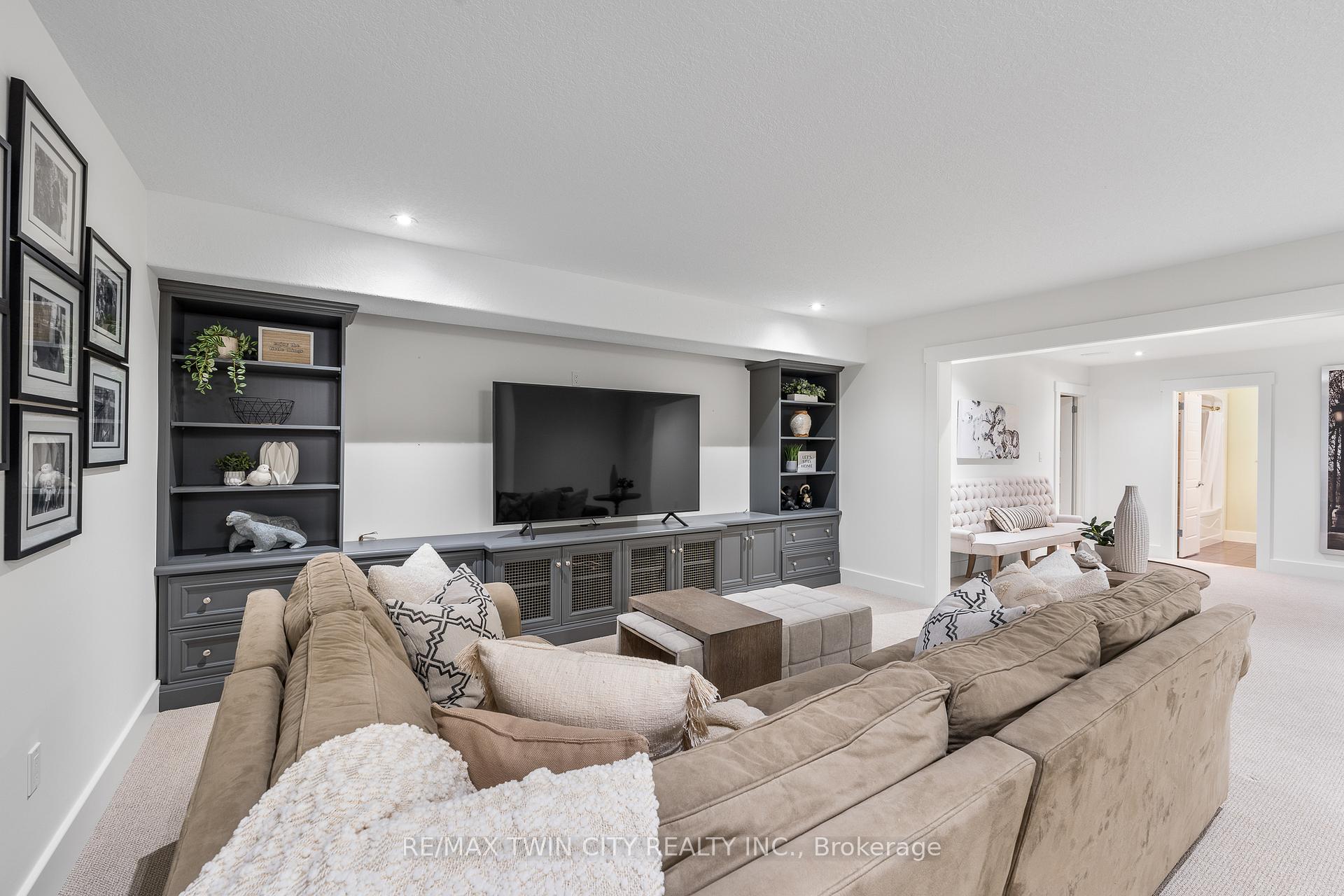Photo 18 of 303 Terrace Wood Crescent, Kitchener, Pioneer Tower West — HOMEH