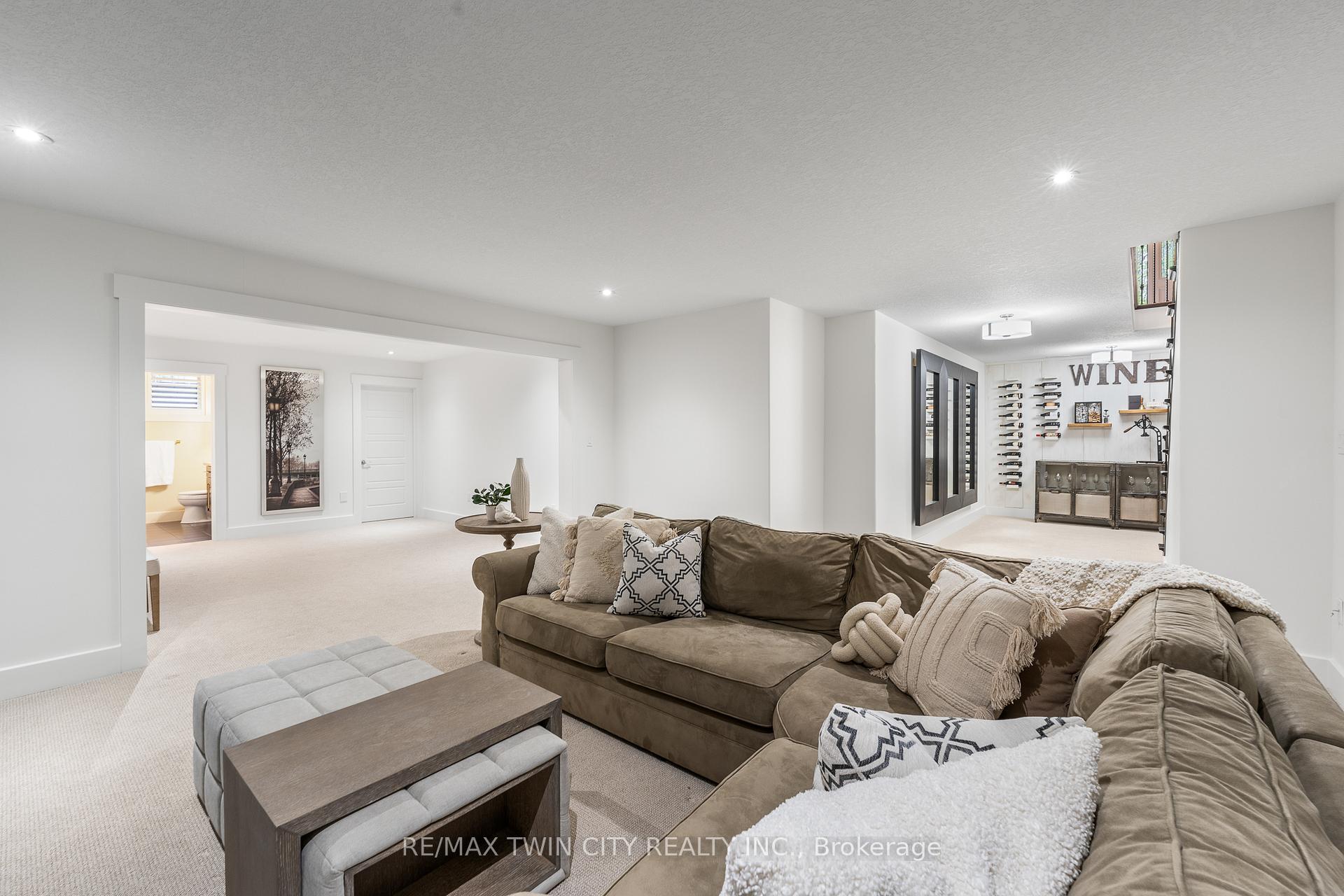 Photo 19 of 303 Terrace Wood Crescent, Kitchener, Pioneer Tower West — HOMEH