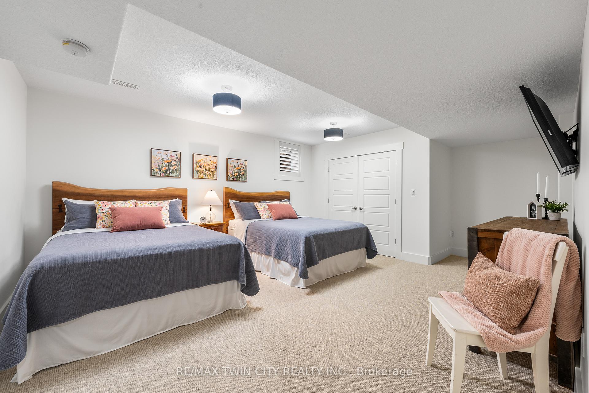 Photo 20 of 303 Terrace Wood Crescent, Kitchener, Pioneer Tower West — HOMEH