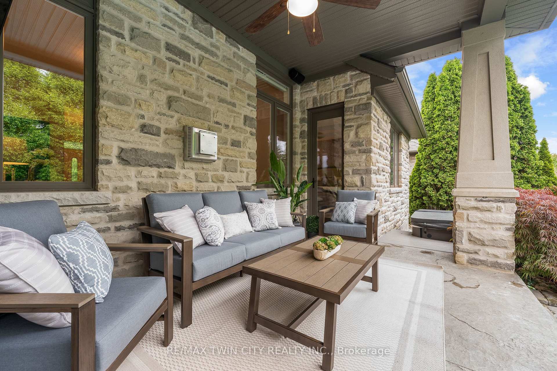 Photo 33 of 303 Terrace Wood Crescent, Kitchener, Pioneer Tower West — HOMEH