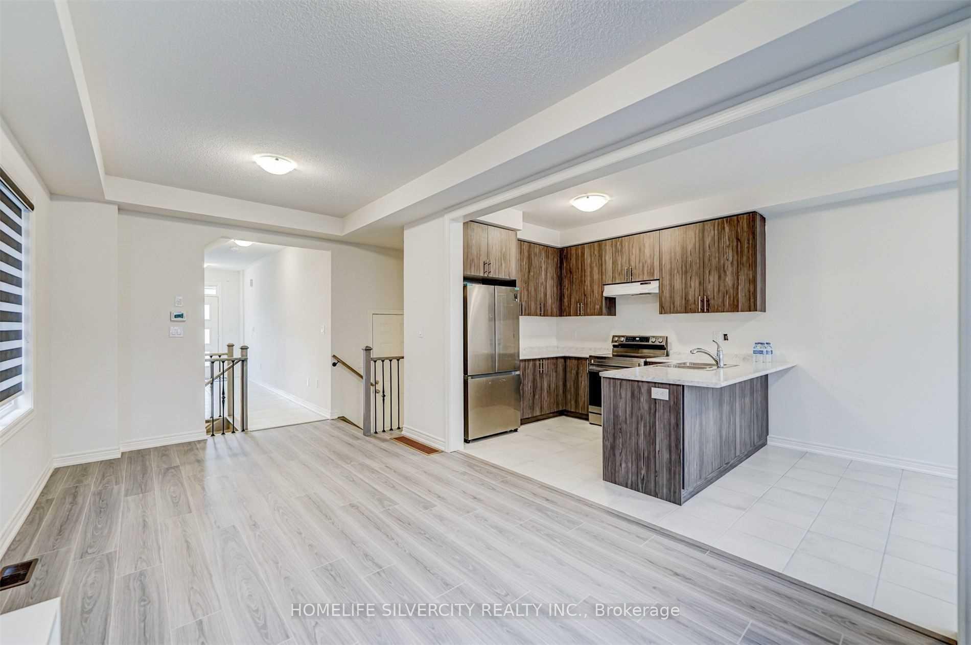 Photo 7 of 21 Westfield Crescent, Hamilton, Waterdown — HOMEH
