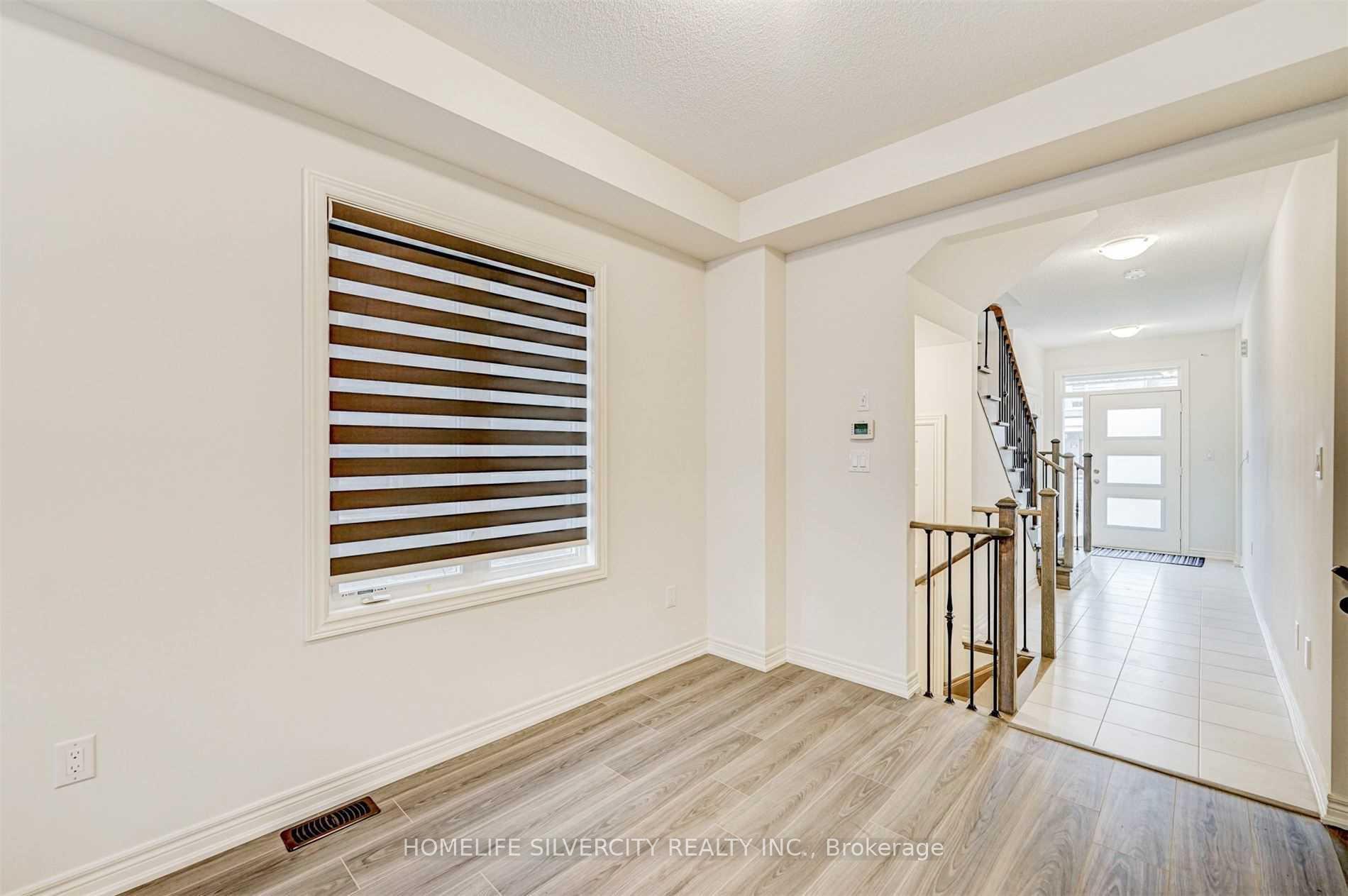 Photo 10 of 21 Westfield Crescent, Hamilton, Waterdown — HOMEH