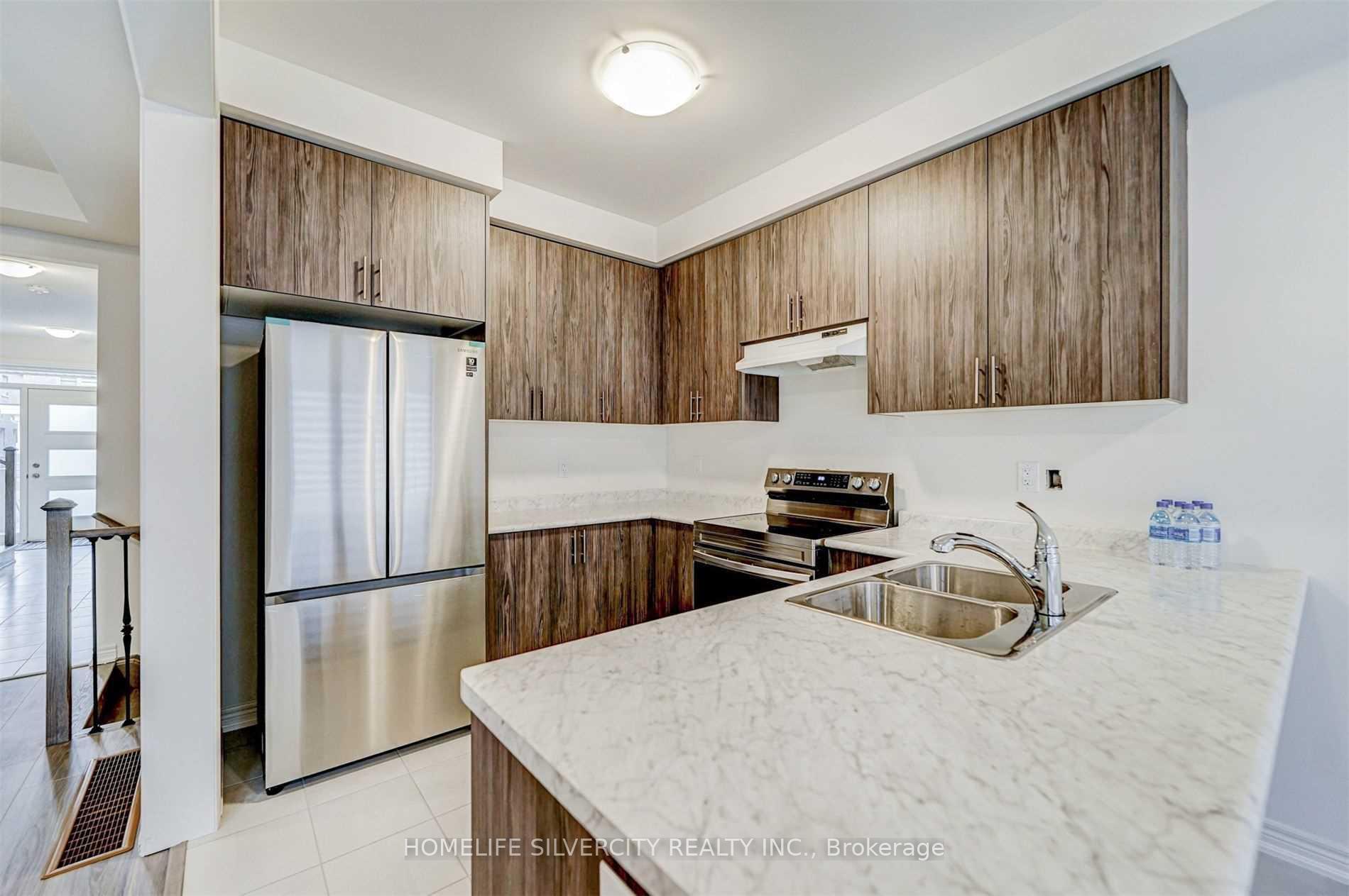 Photo 12 of 21 Westfield Crescent, Hamilton, Waterdown — HOMEH