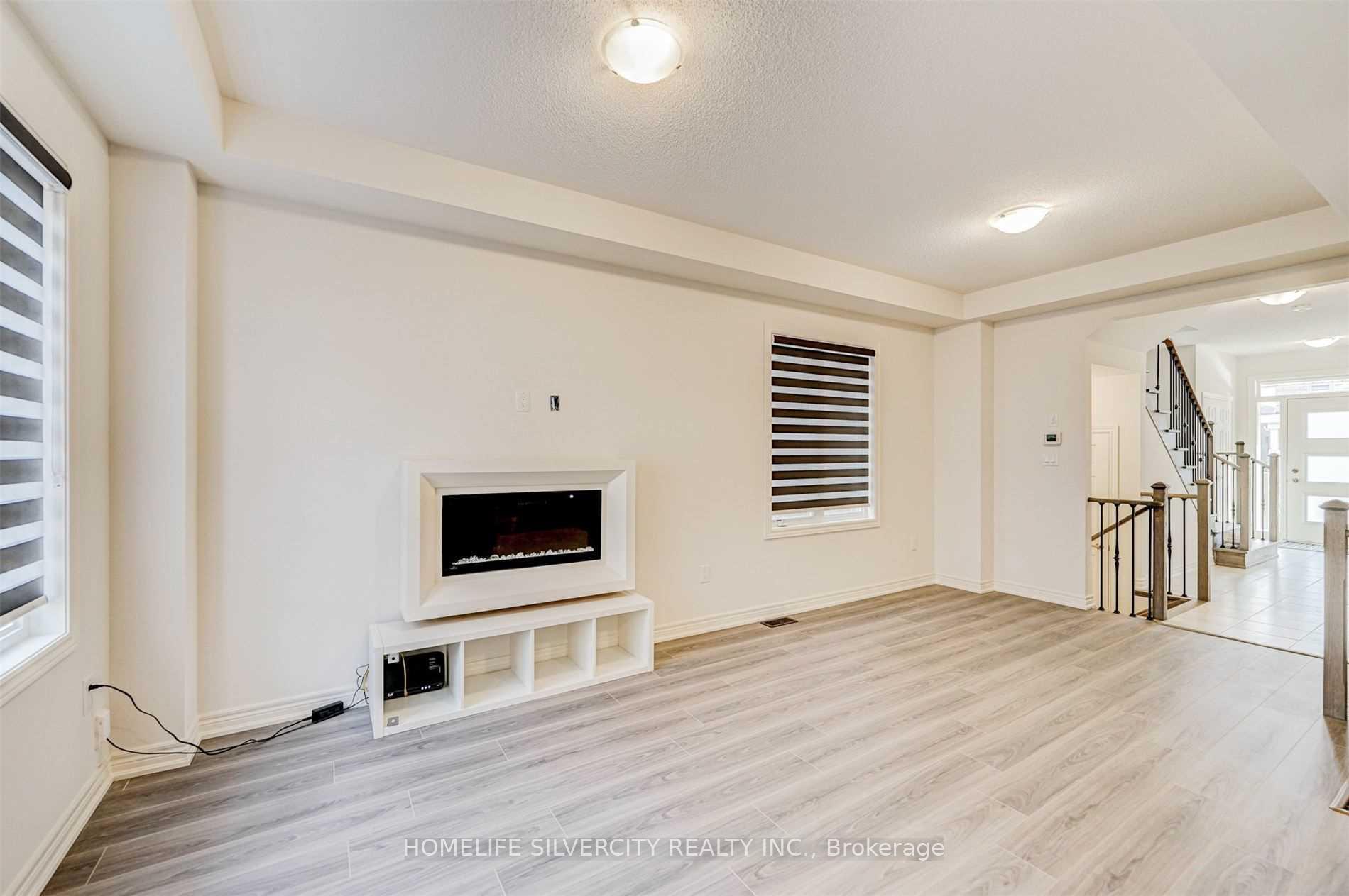 Photo 16 of 21 Westfield Crescent, Hamilton, Waterdown — HOMEH