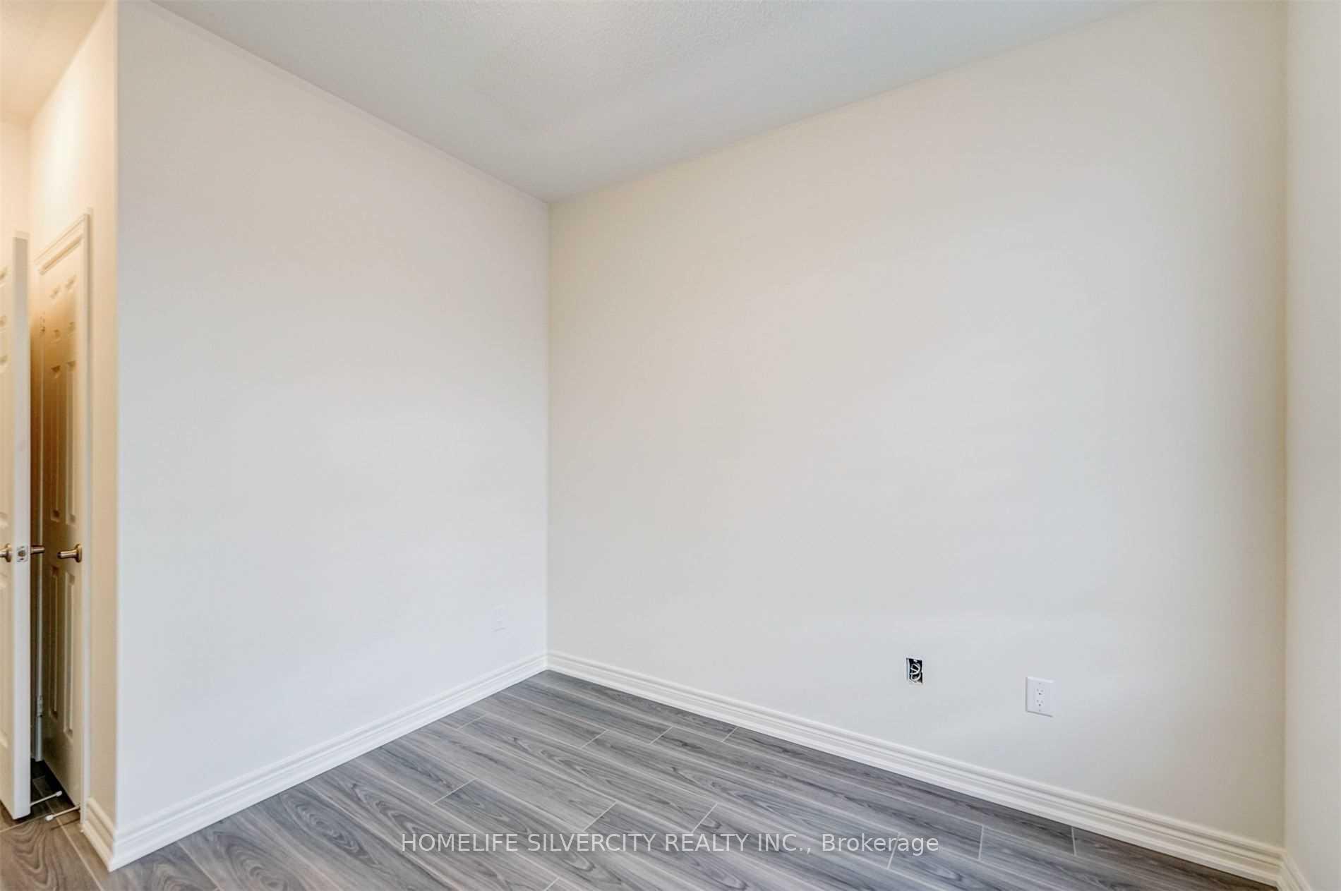Photo 21 of 21 Westfield Crescent, Hamilton, Waterdown — HOMEH