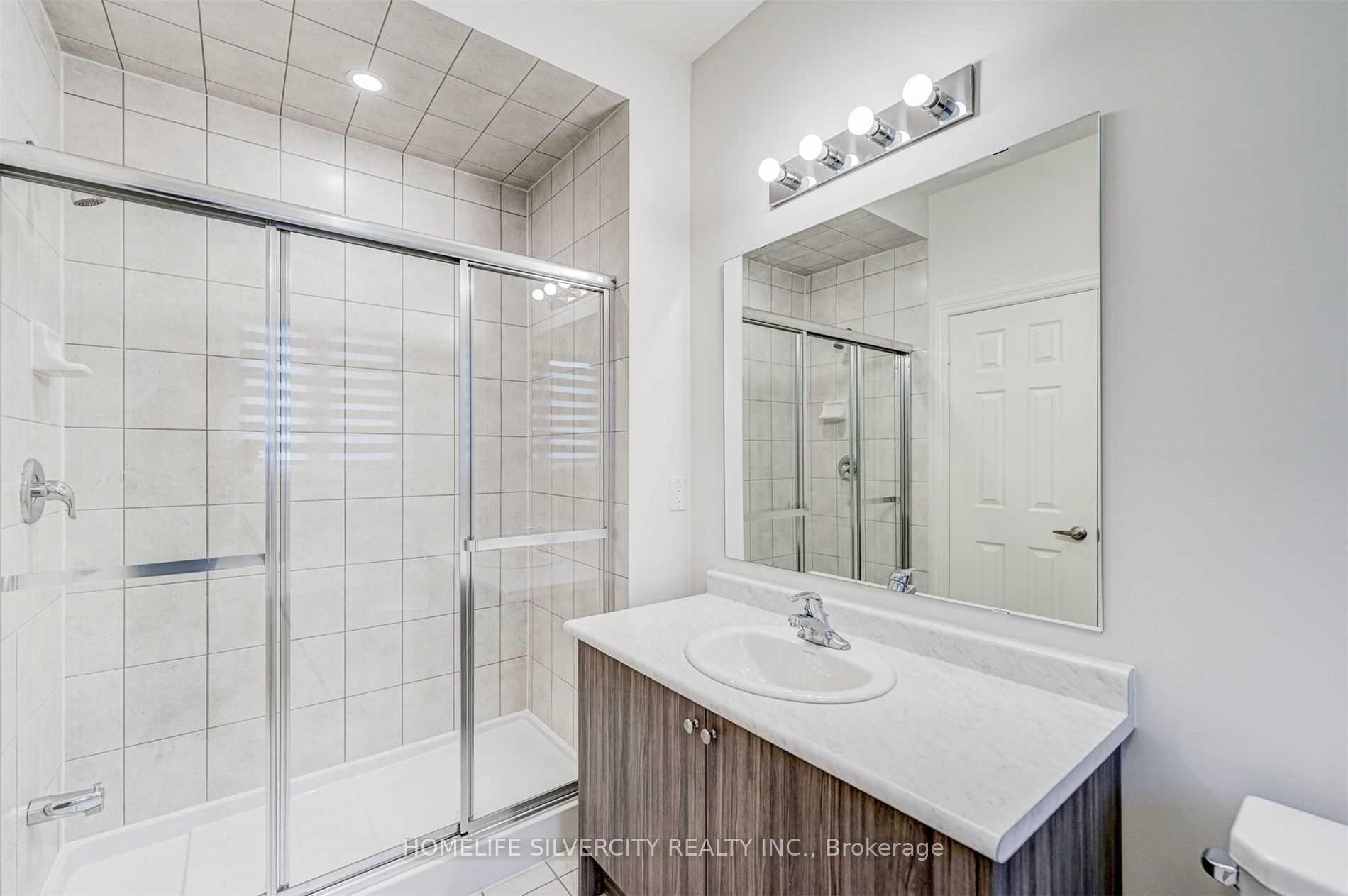 Photo 27 of 21 Westfield Crescent, Hamilton, Waterdown — HOMEH