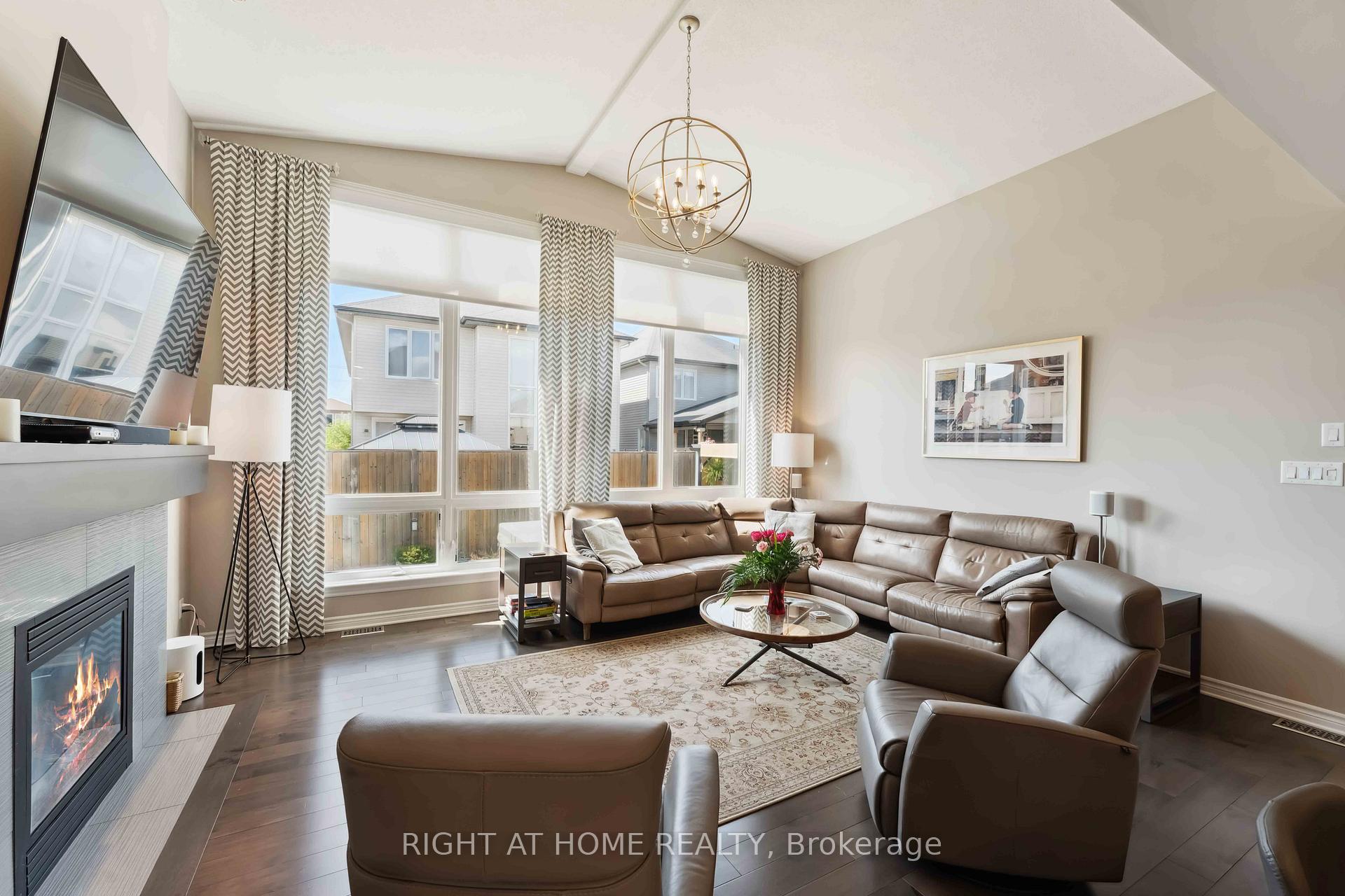 Photo 6 of 202 Balikun Heights, Ottawa, Kanata - Emerald Meadows/Trailwest — HOMEH