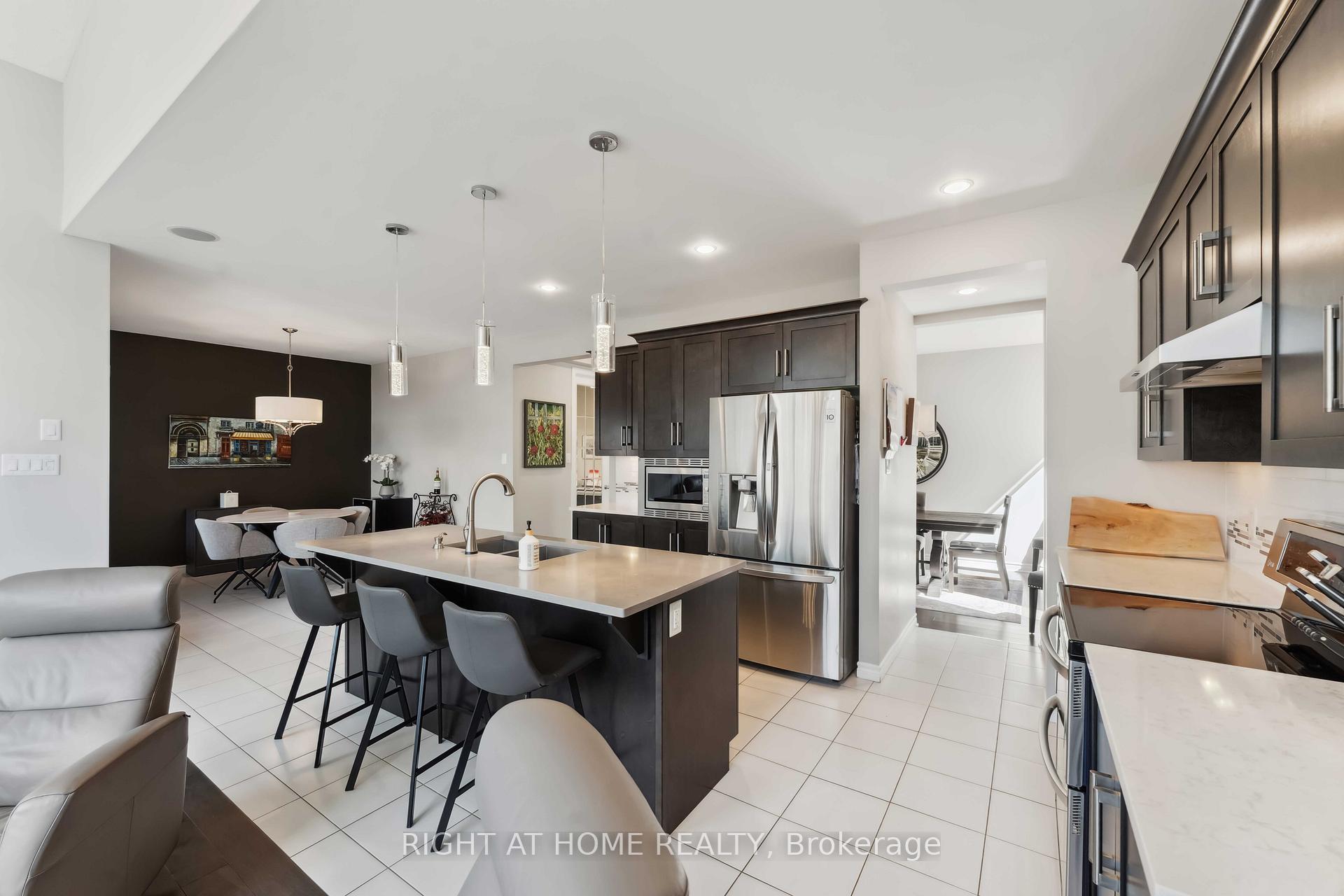 Photo 11 of 202 Balikun Heights, Ottawa, Kanata - Emerald Meadows/Trailwest — HOMEH